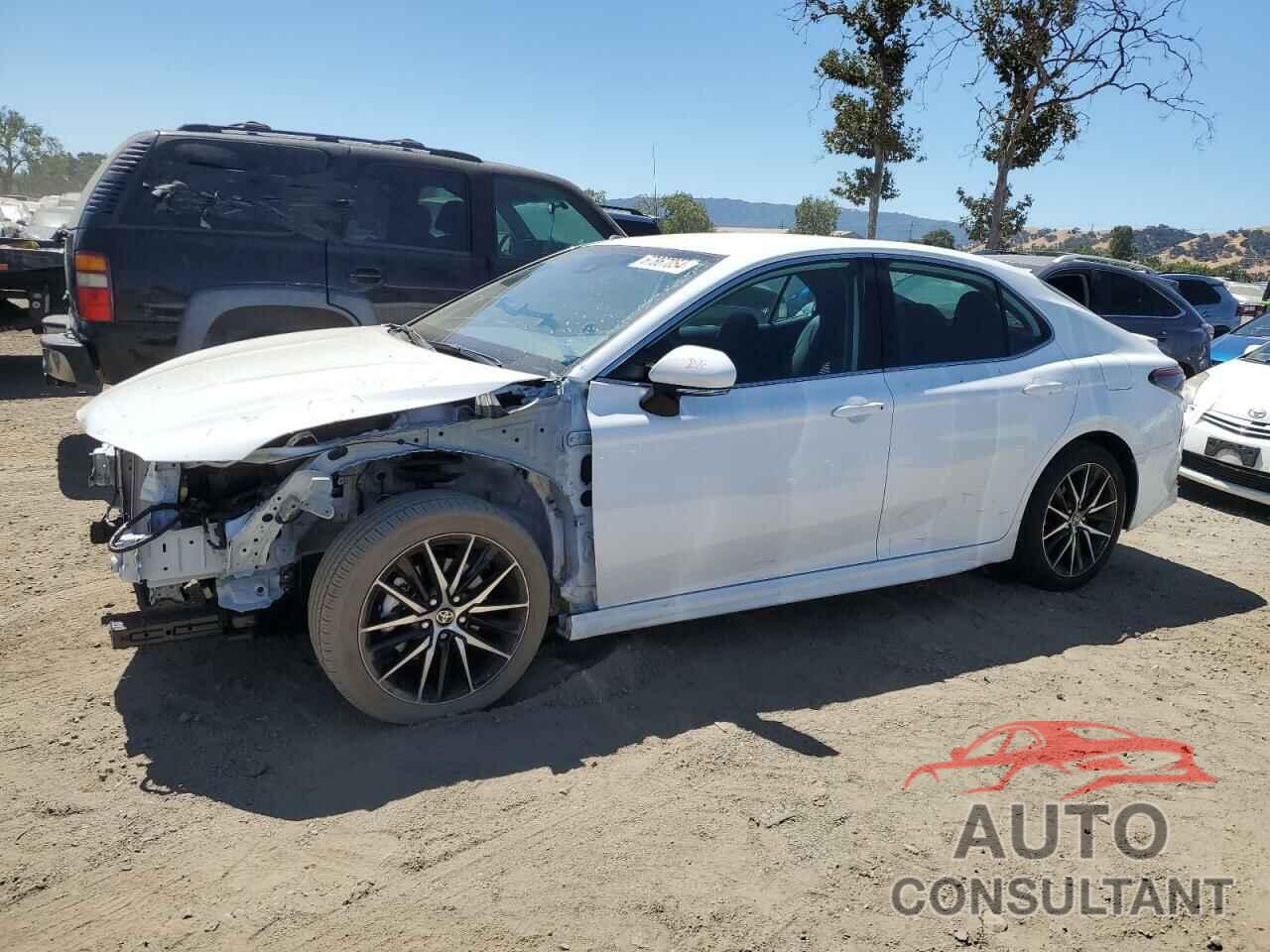 TOYOTA CAMRY 2023 - 4T1G11AK0PU813189