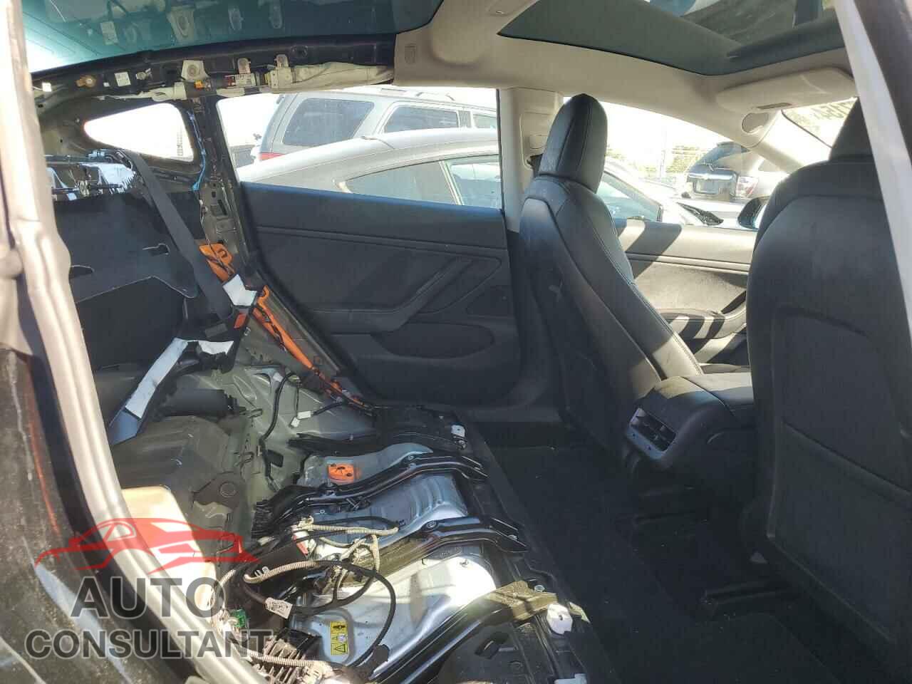 TESLA MODEL 3 2018 - 5YJ3E1EA3JF151875