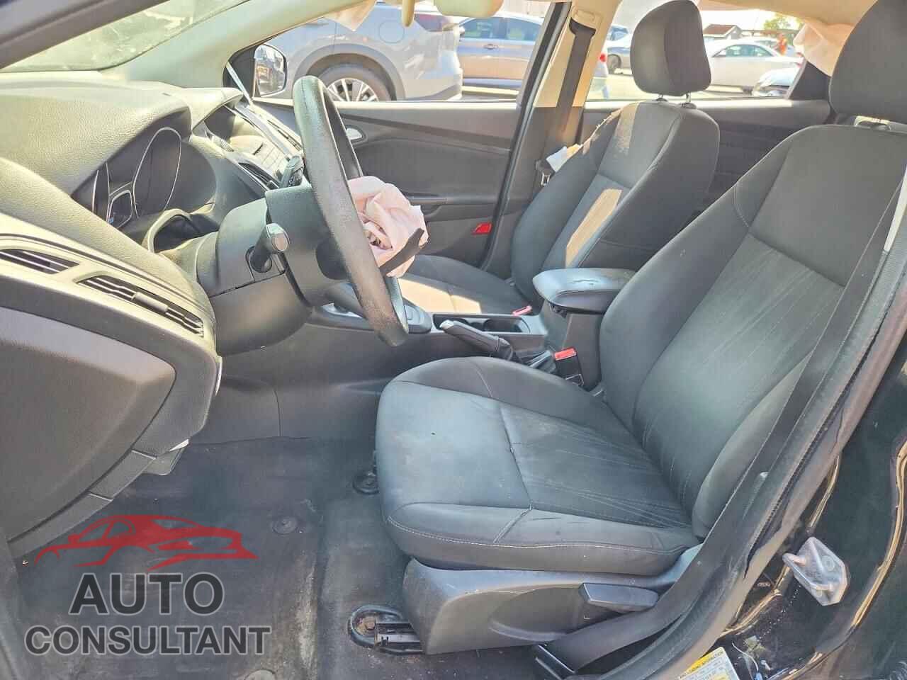 FORD FOCUS 2017 - 1FADP3K28HL228471