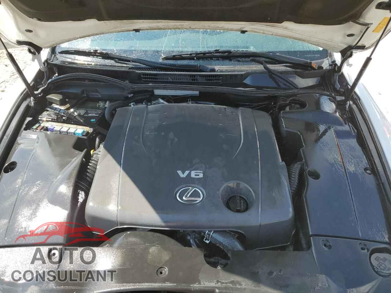 LEXUS IS 2011 - JTHCF5C25B5050936