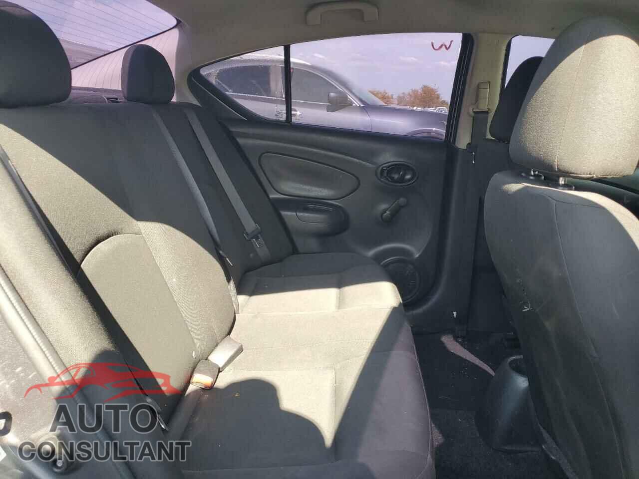 NISSAN VERSA 2019 - 3N1CN7AP3KL879893
