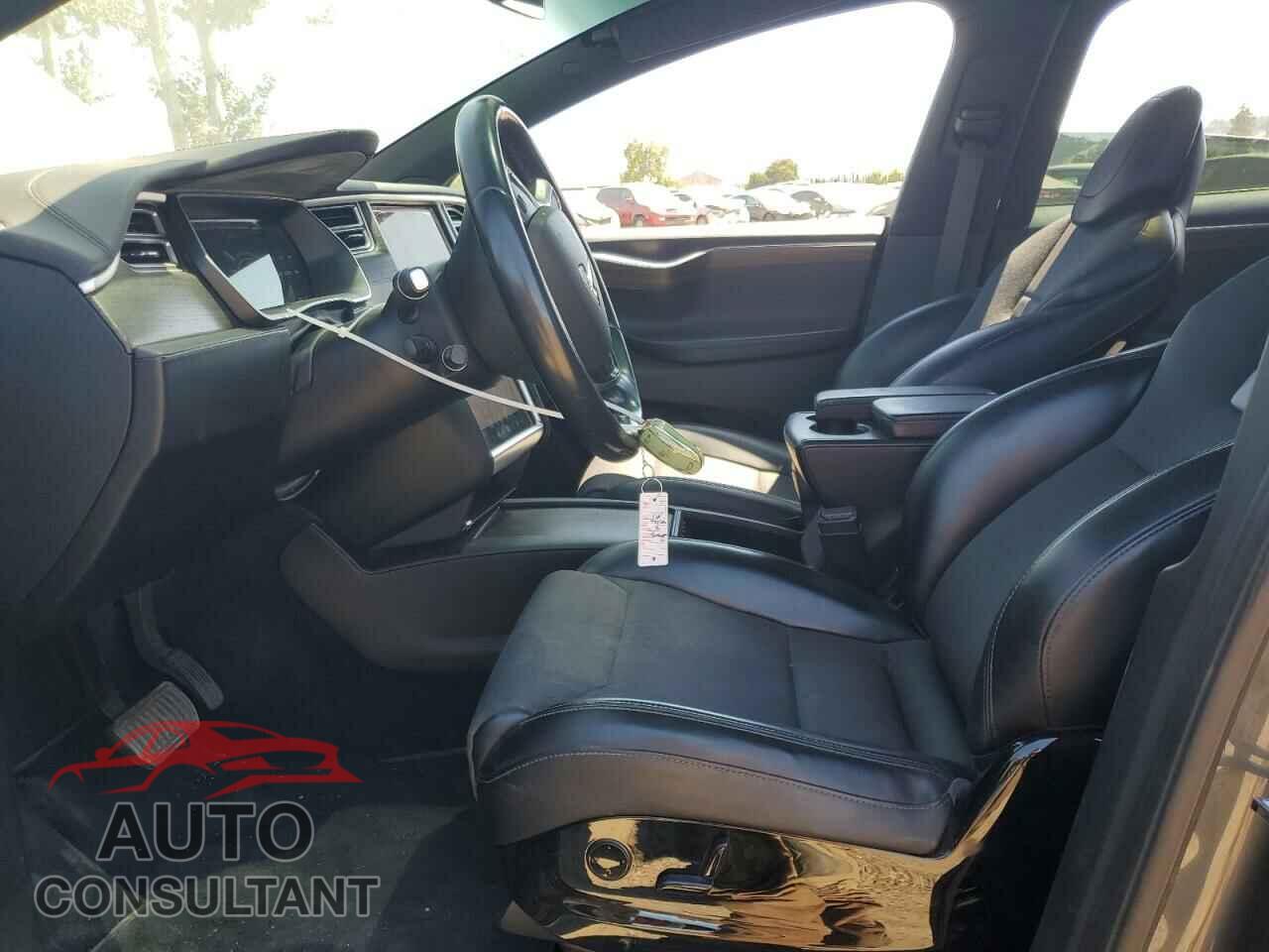 TESLA MODEL X 2016 - 5YJXCBE21GF019647