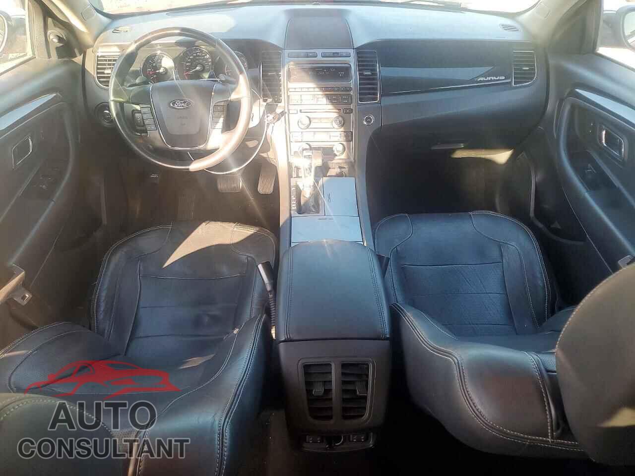 FORD TAURUS 2011 - 1FAHP2FW2BG104639