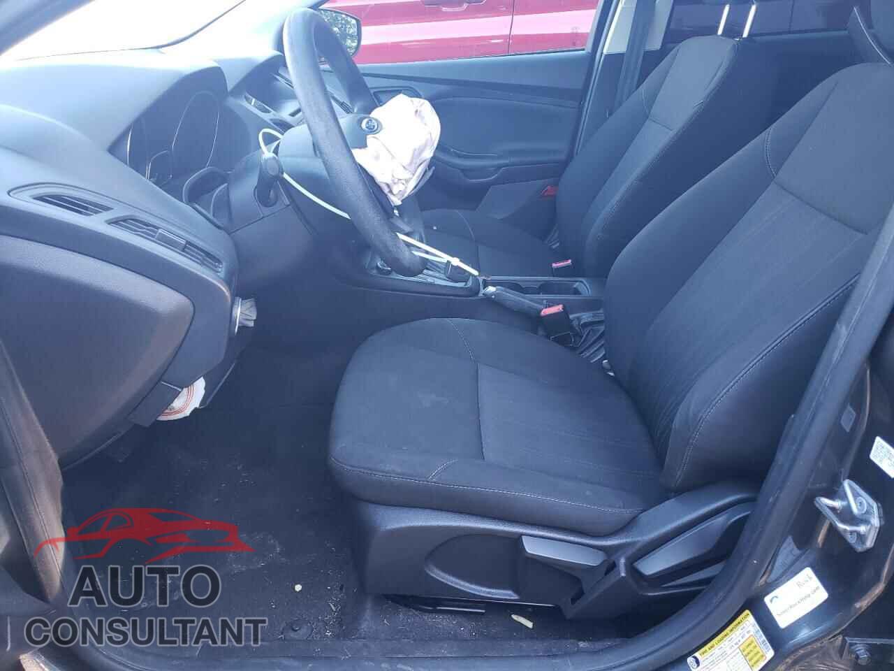 FORD FOCUS 2017 - 1FADP3E29HL325187