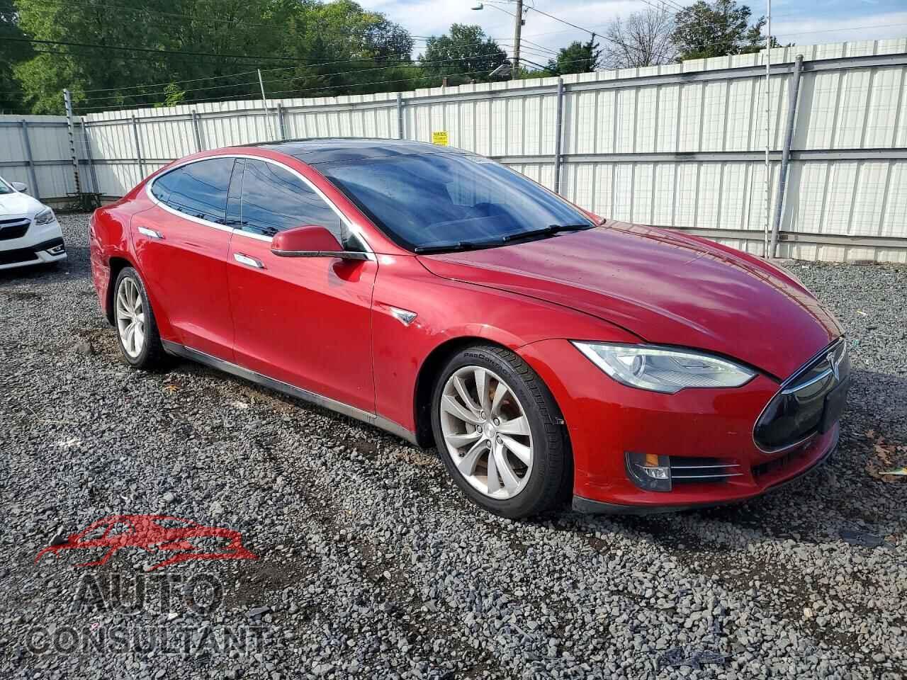 TESLA MODEL S 2015 - 5YJSA1S24FF085977