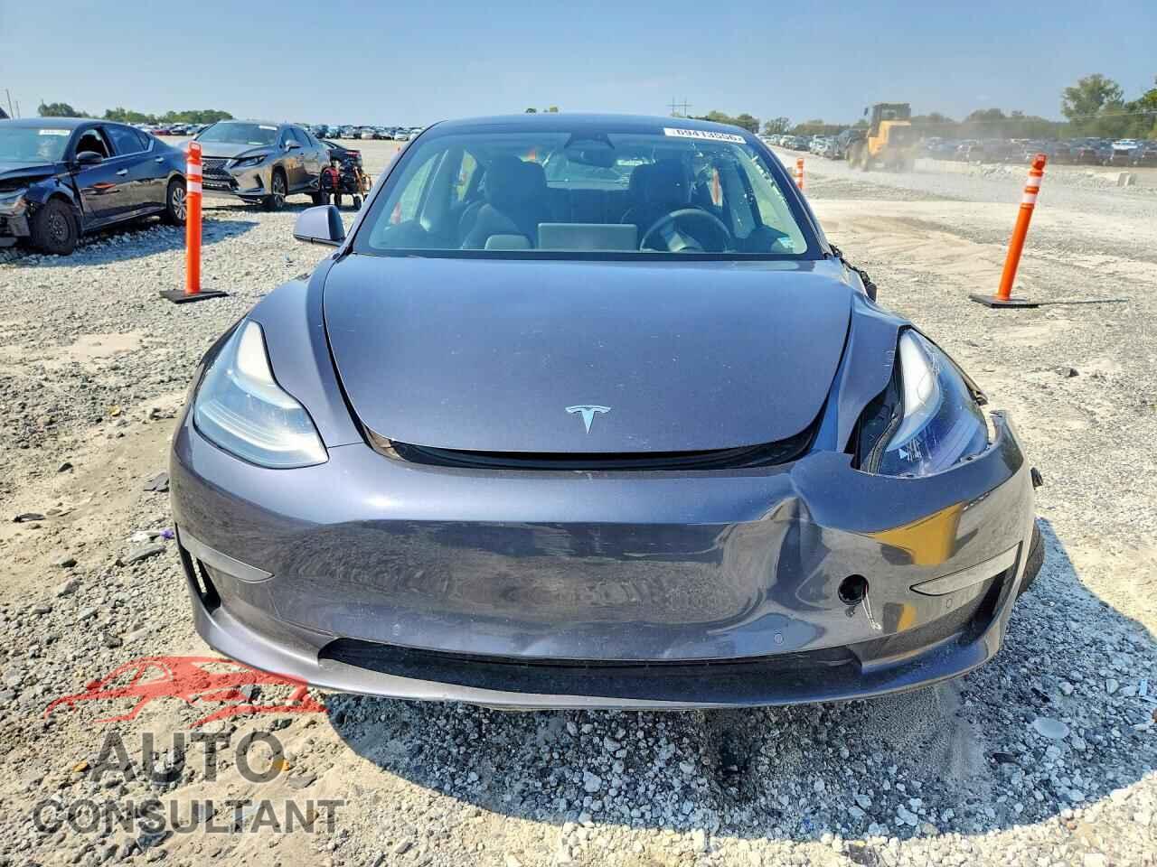 TESLA MODEL 3 2021 - 5YJ3E1EB5MF044100