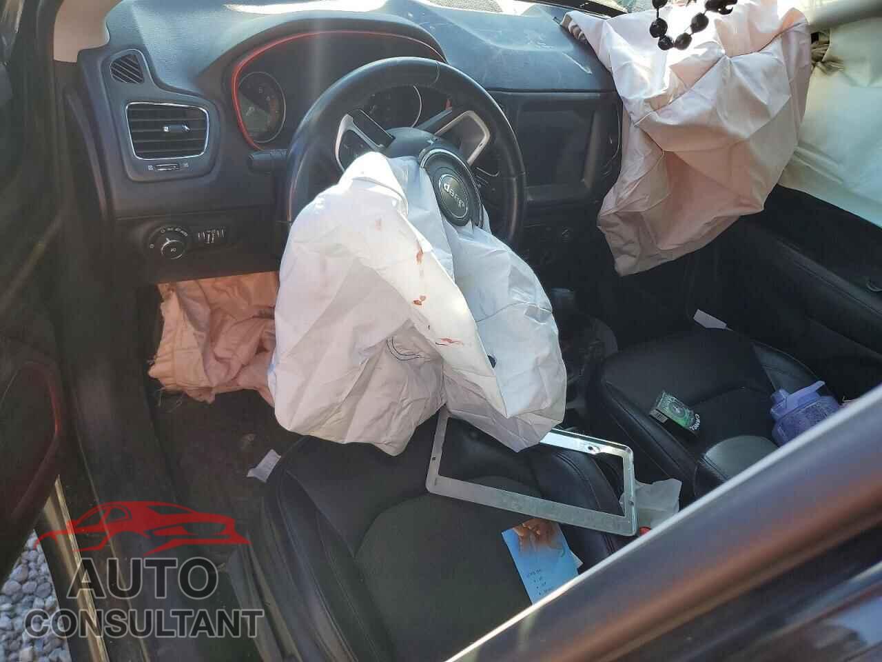 JEEP COMPASS 2019 - 3C4NJDDB7KT752743
