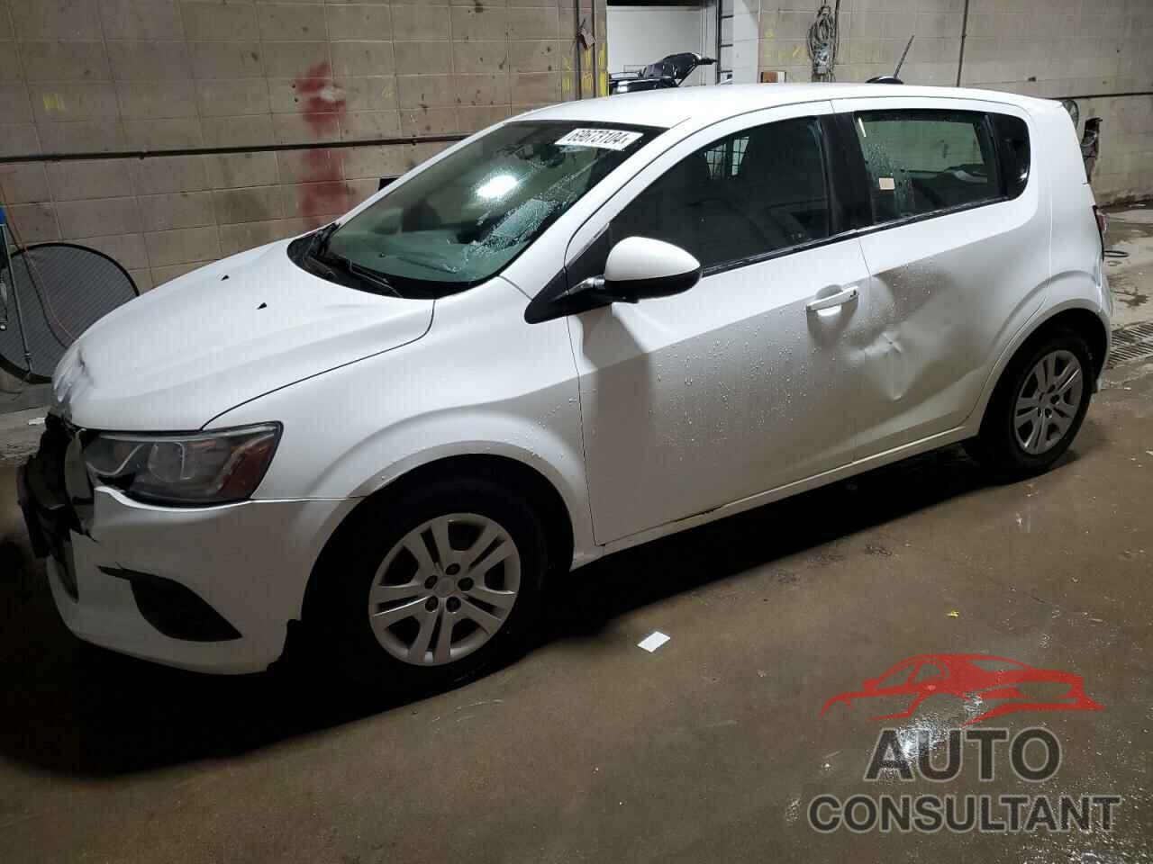 CHEVROLET SONIC 2018 - 1G1JG6SH1J4132046