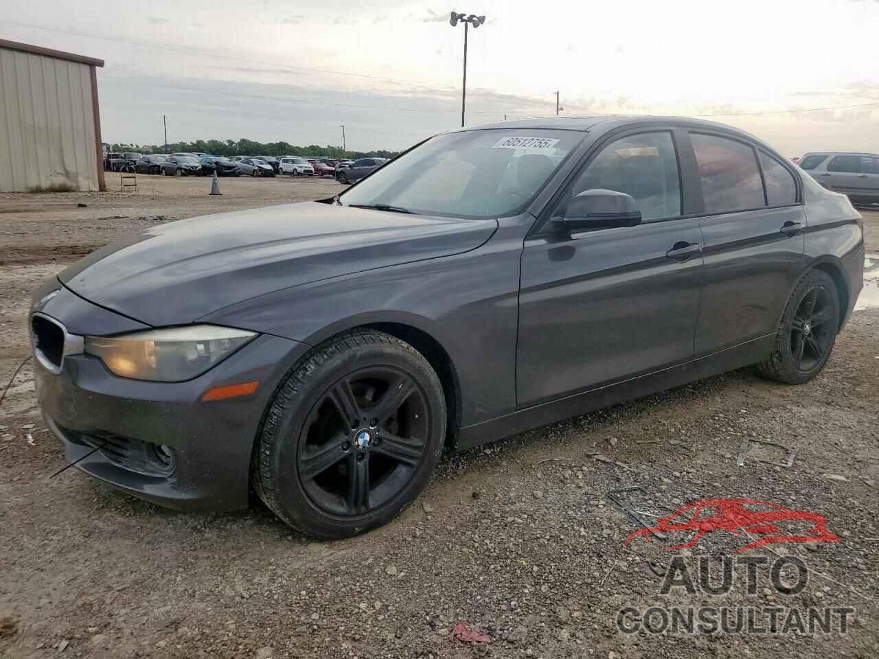 BMW 3 SERIES 2012 - WBA3C1C56CF433158