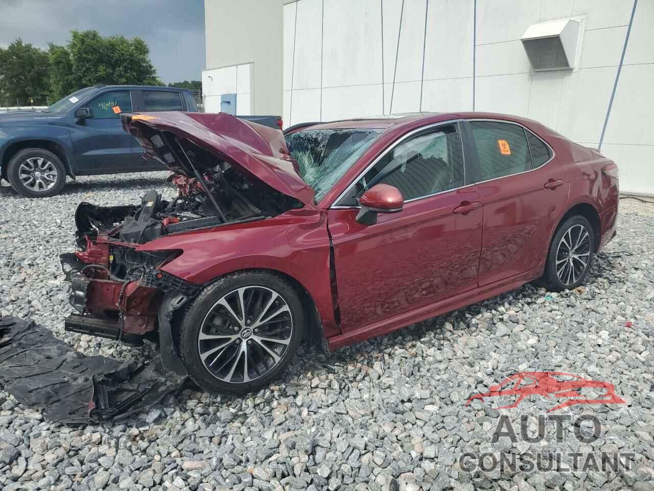TOYOTA CAMRY 2018 - 4T1B11HK5JU557736
