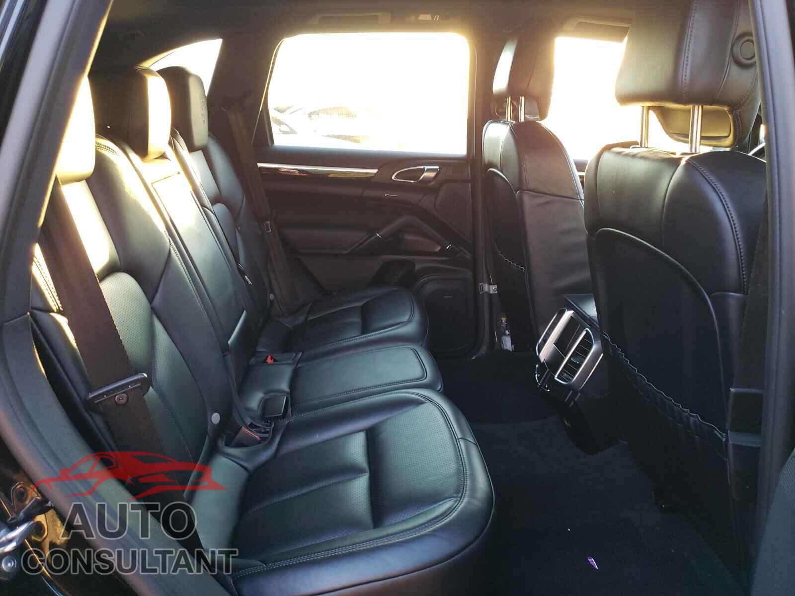PORSCHE CAYENNE 2017 - WP1AA2A22HKA82163