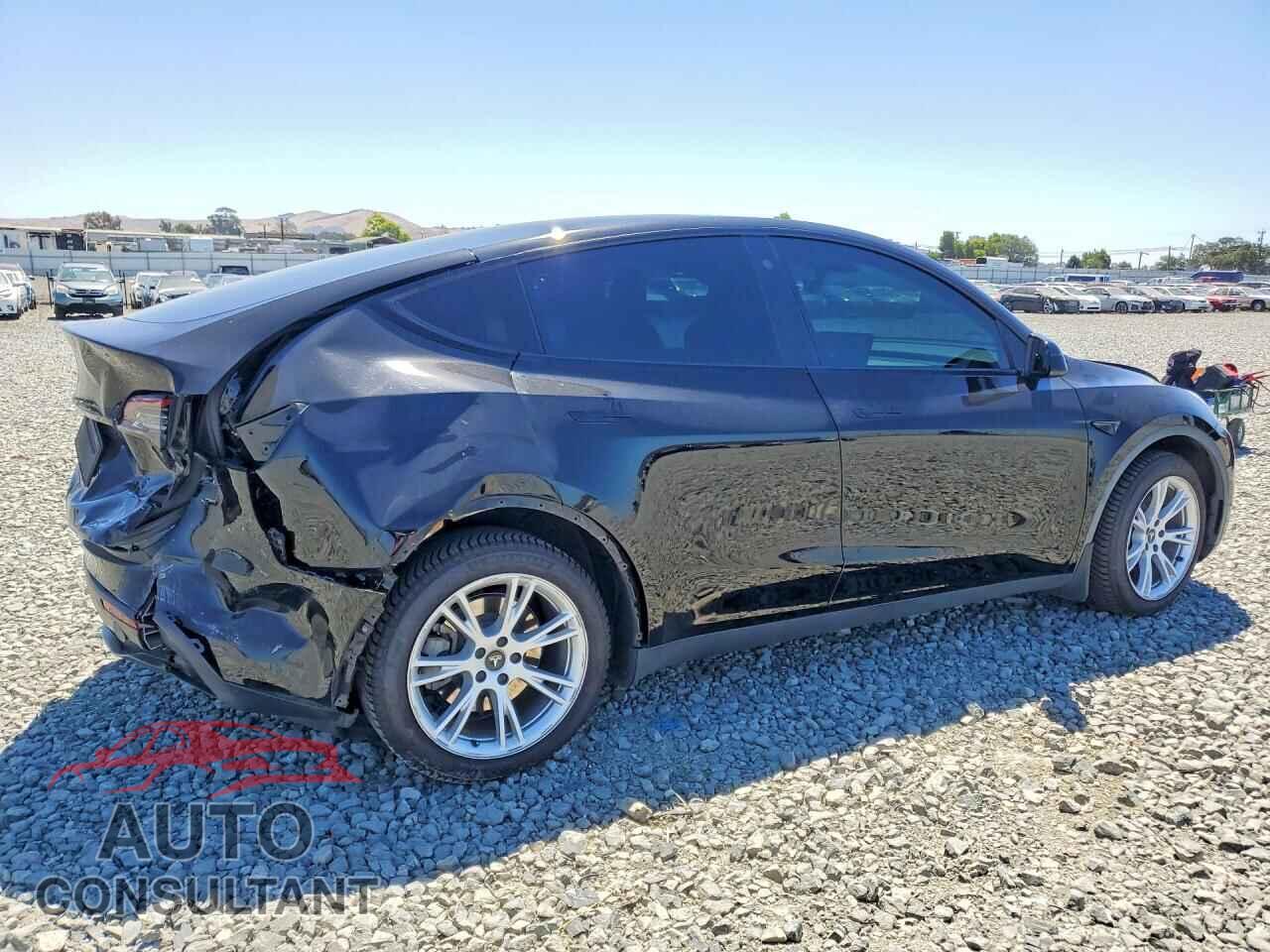 TESLA MODEL Y 2023 - 7SAYGAEE6PF742569