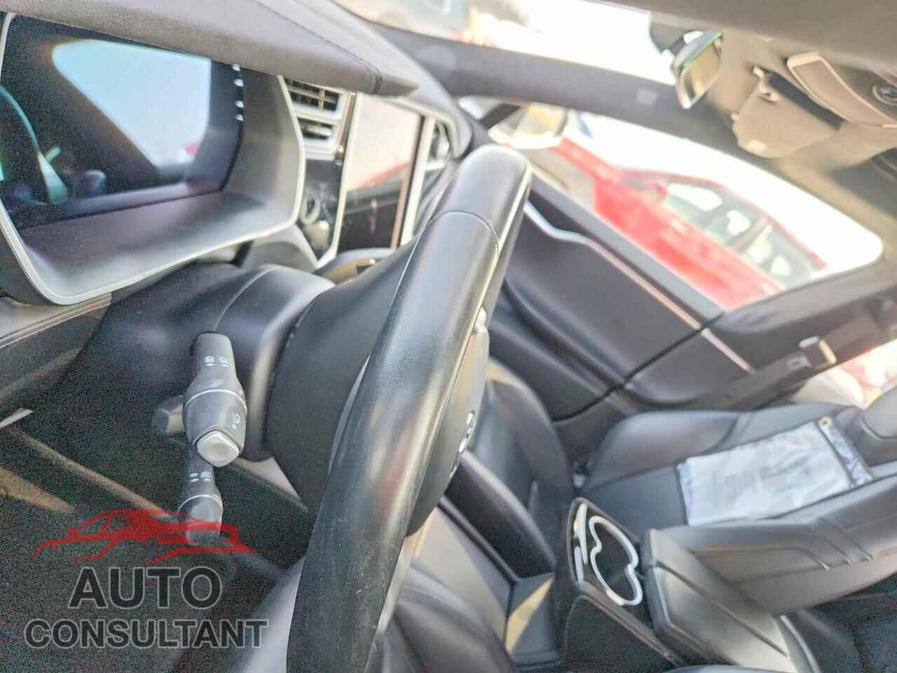TESLA MODEL S 2016 - 5YJSA1E16GF171523