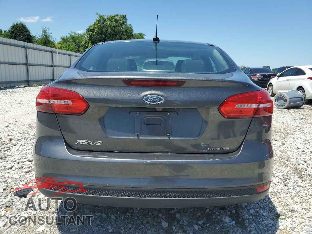 FORD FOCUS 2015 - 1FADP3E27FL247067