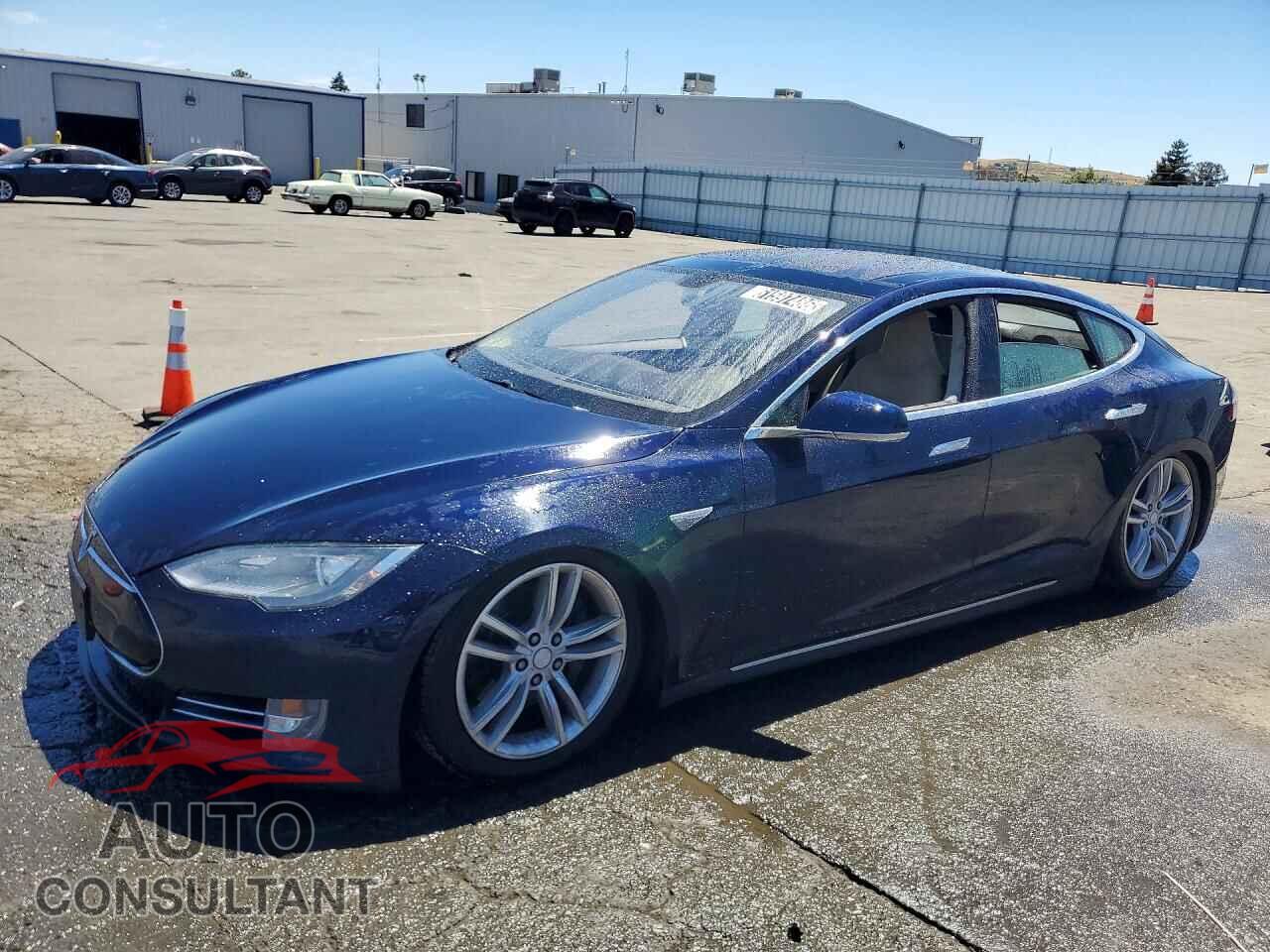 TESLA MODEL S 2013 - 5YJSA1CP4DFP25743