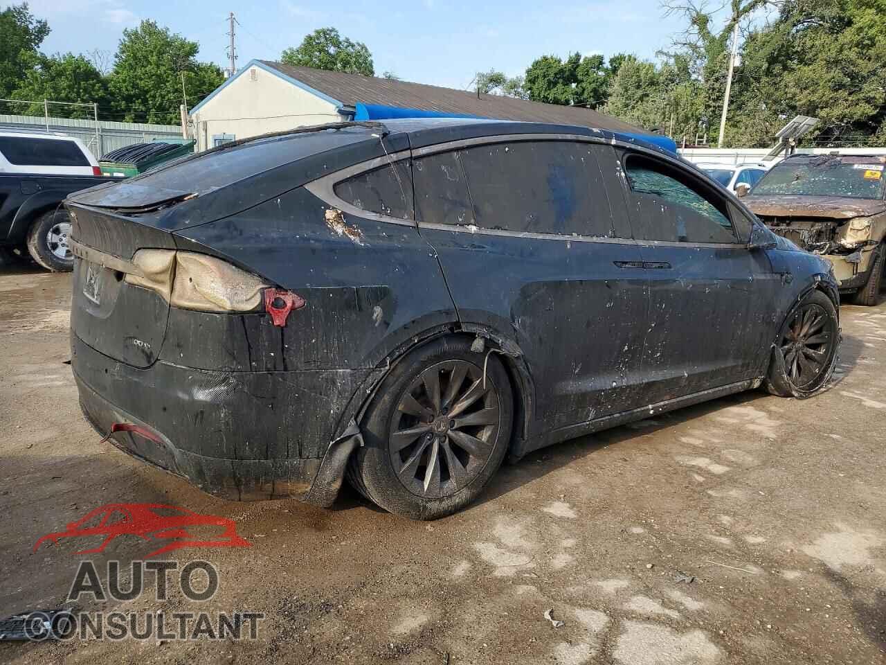 TESLA MODEL X 2017 - 5YJXCBE22HF069524