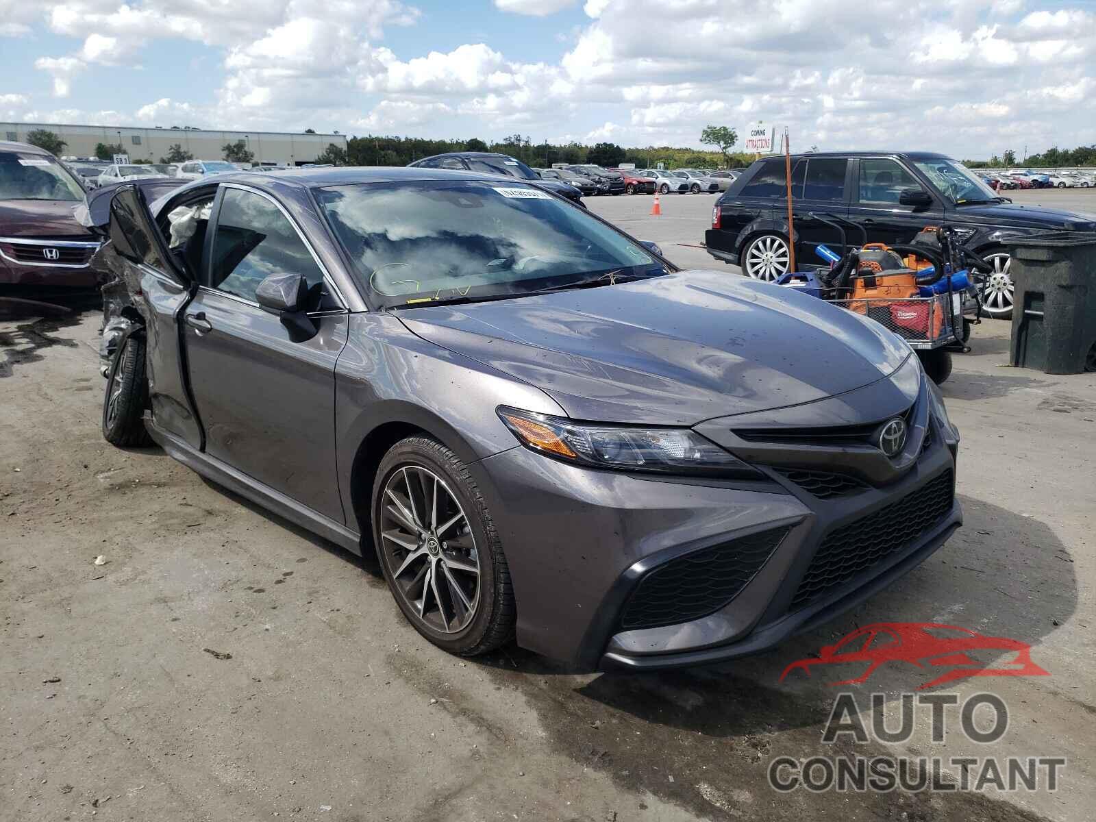 TOYOTA CAMRY 2021 - 4T1G11AK4MU488753