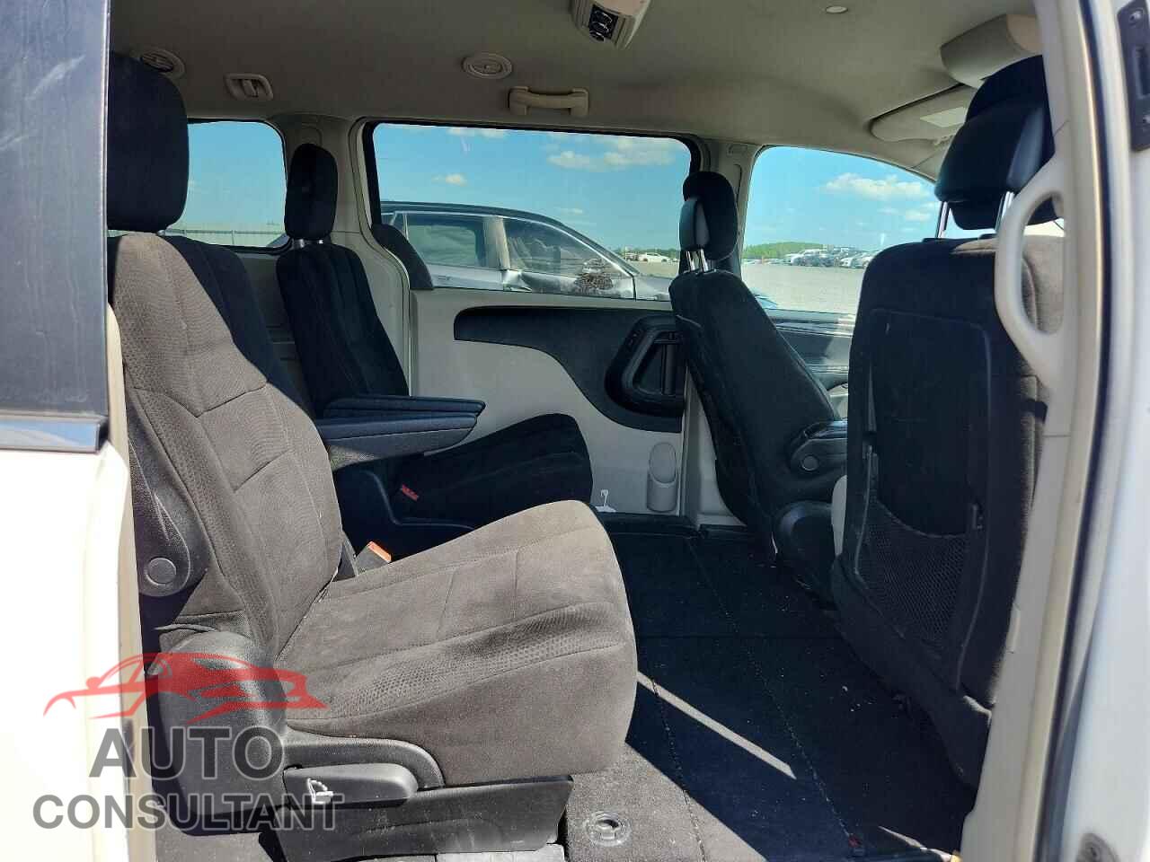 DODGE CARAVAN 2011 - 2D4RN5DG5BR744413