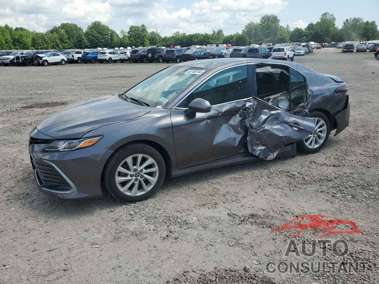 TOYOTA CAMRY 2022 - 4T1C11AK6NU644923