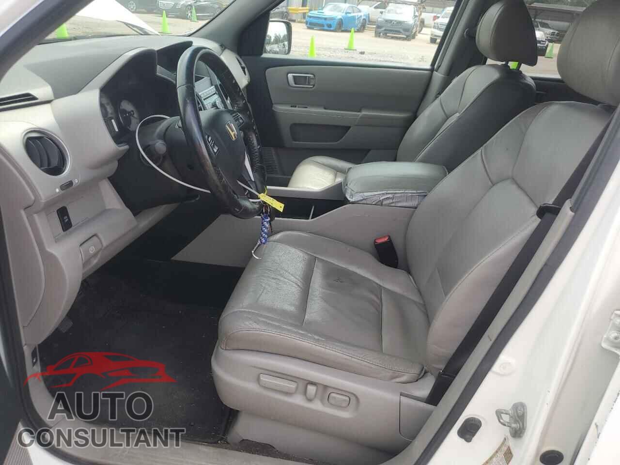 HONDA PILOT 2011 - 5FNYF3H58BB011996