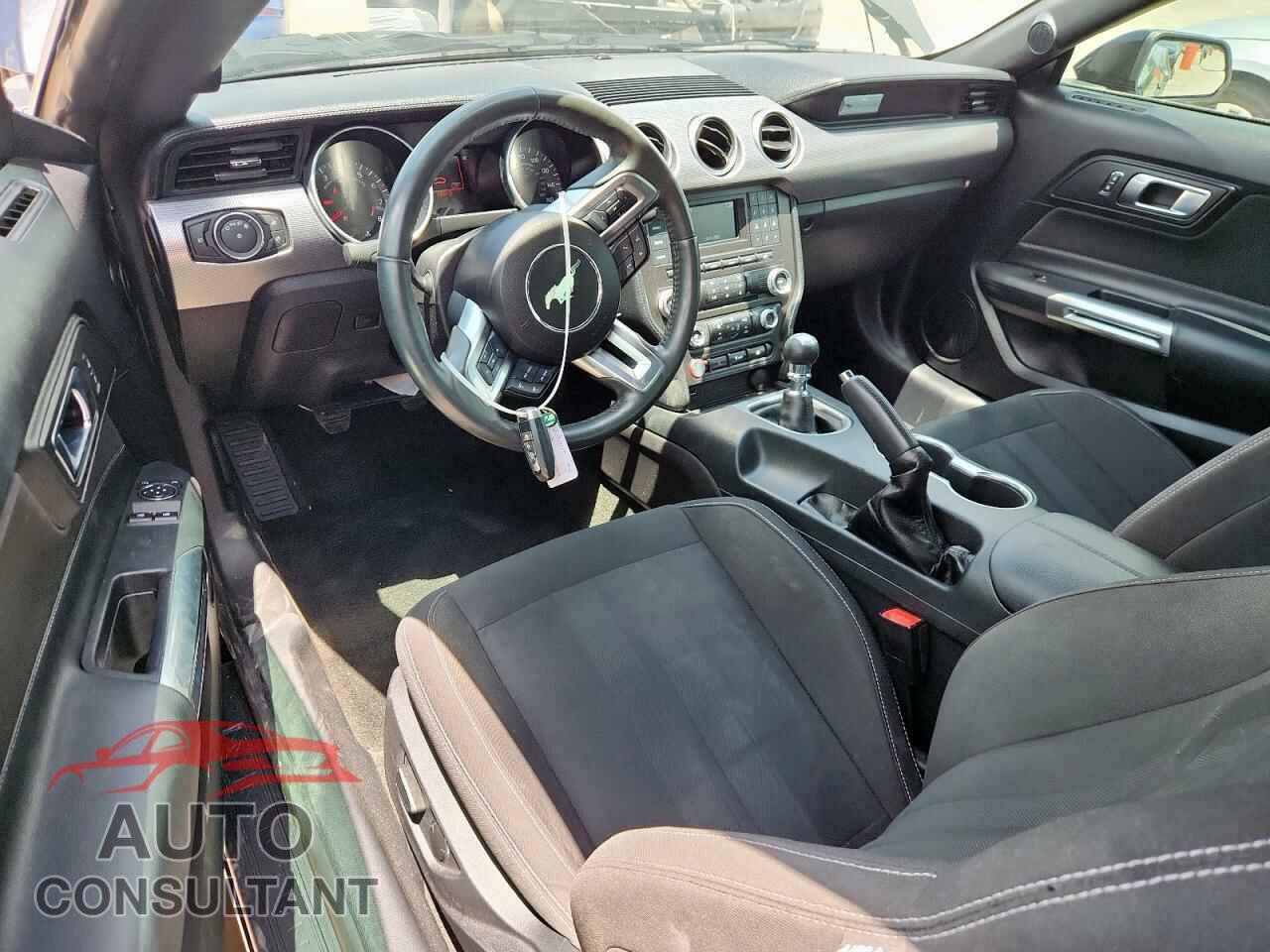 FORD MUSTANG 2018 - 1FA6P8CF5J5117006