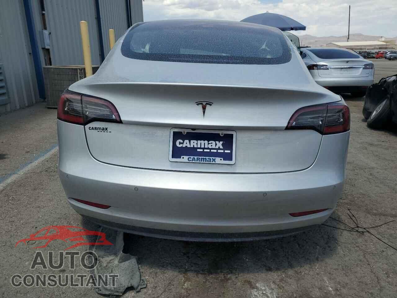 TESLA MODEL 3 2018 - 5YJ3E1EA1JF005281