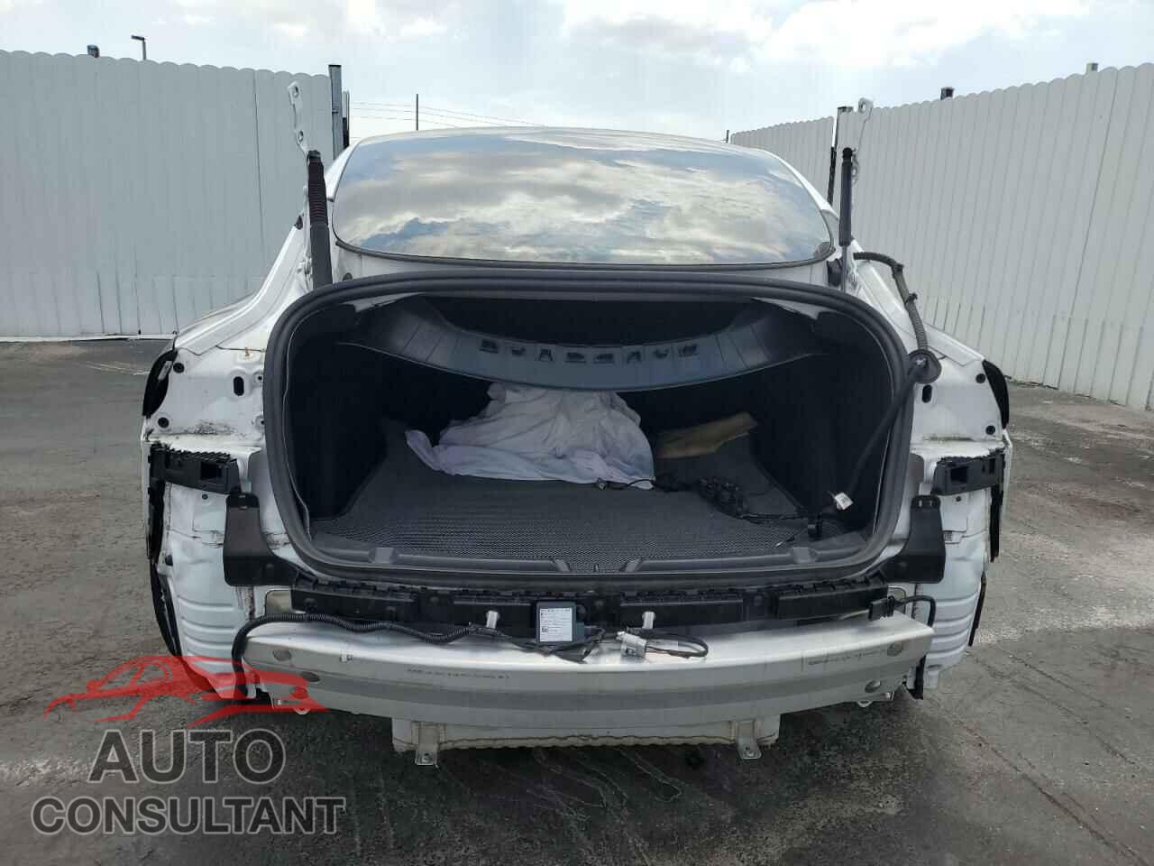 TESLA MODEL 3 2021 - 5YJ3E1EA2MF048693