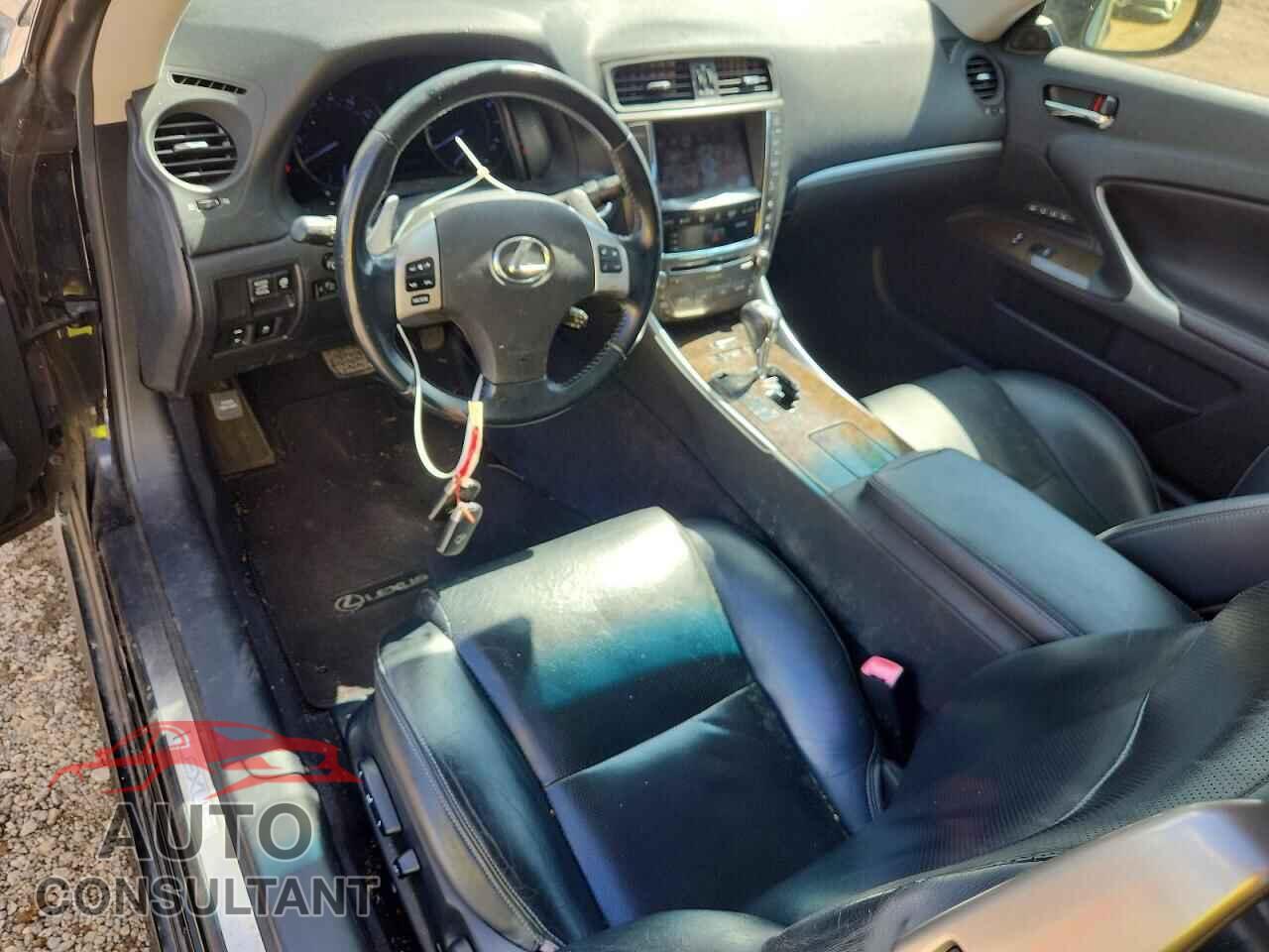 LEXUS IS 2012 - JTHFE2C27C2507408