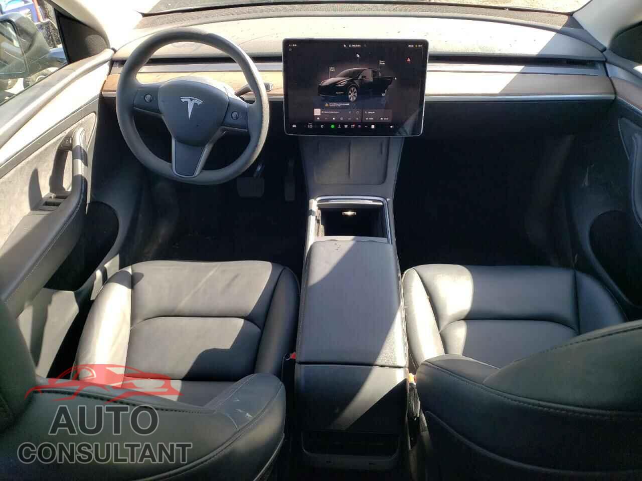 TESLA MODEL Y 2024 - 7SAYGAEE9RF085558