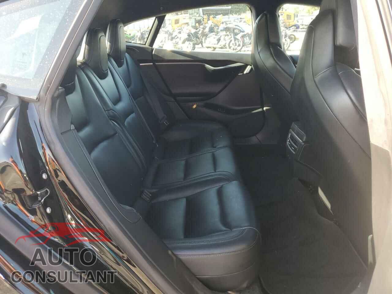 TESLA MODEL S 2019 - 5YJSA1E23KF304076