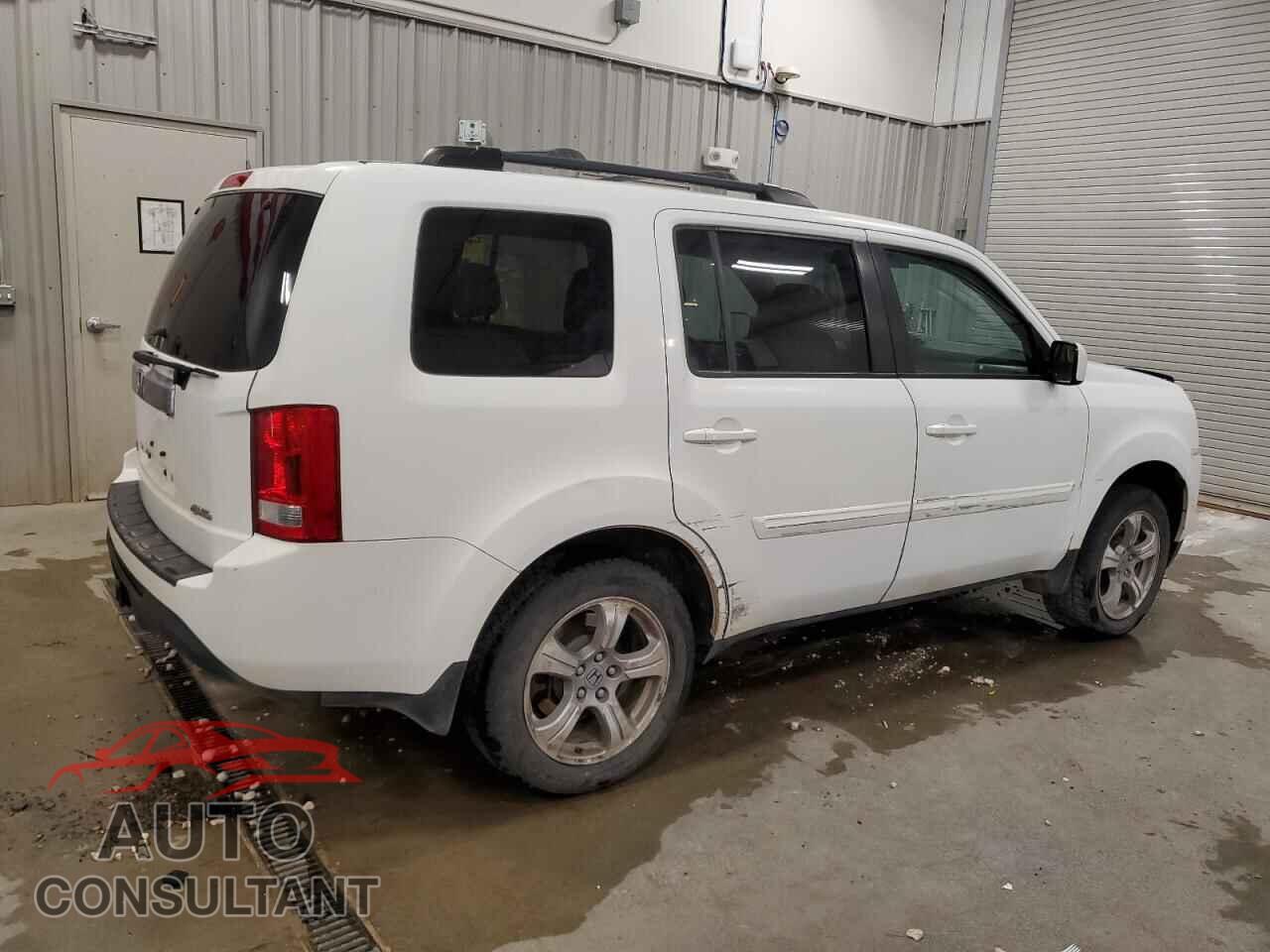 HONDA PILOT 2013 - 5FNYF4H50DB014416