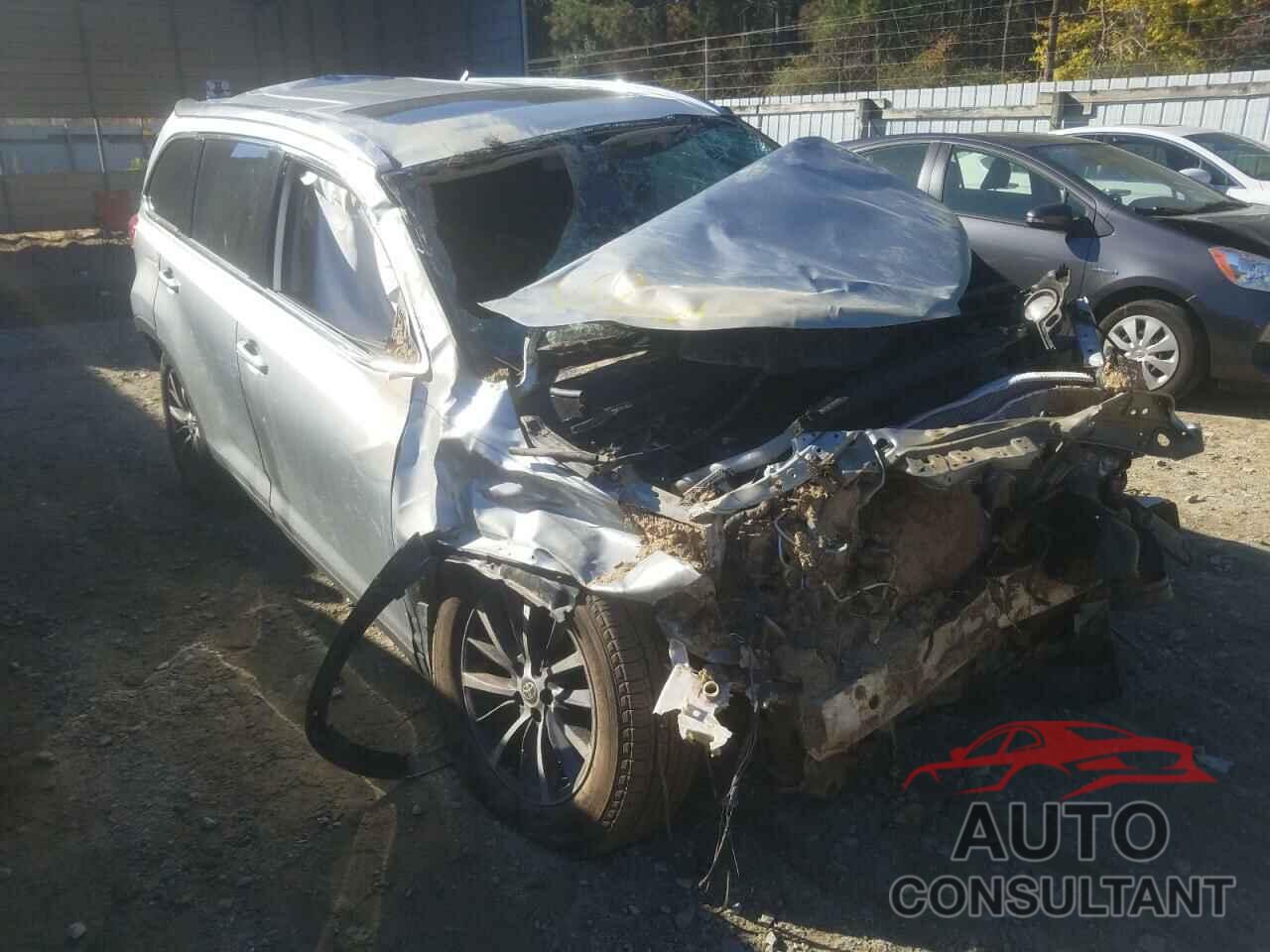 TOYOTA HIGHLANDER 2019 - 5TDJZRFH8KS628898