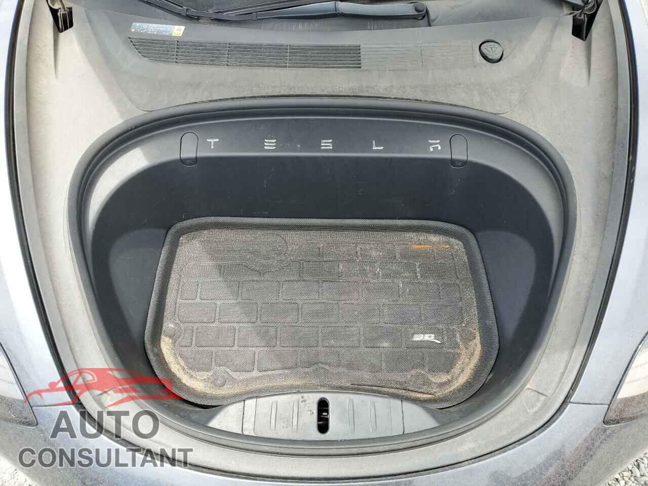 TESLA MODEL 3 2018 - 5YJ3E1EA6JF036185