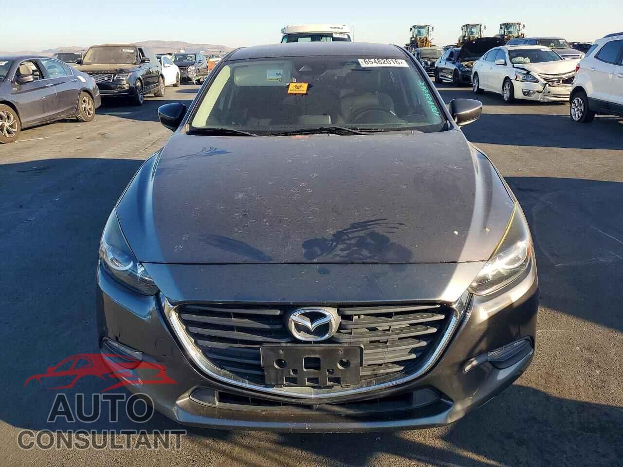 MAZDA 3 2018 - 3MZBN1U76JM203381