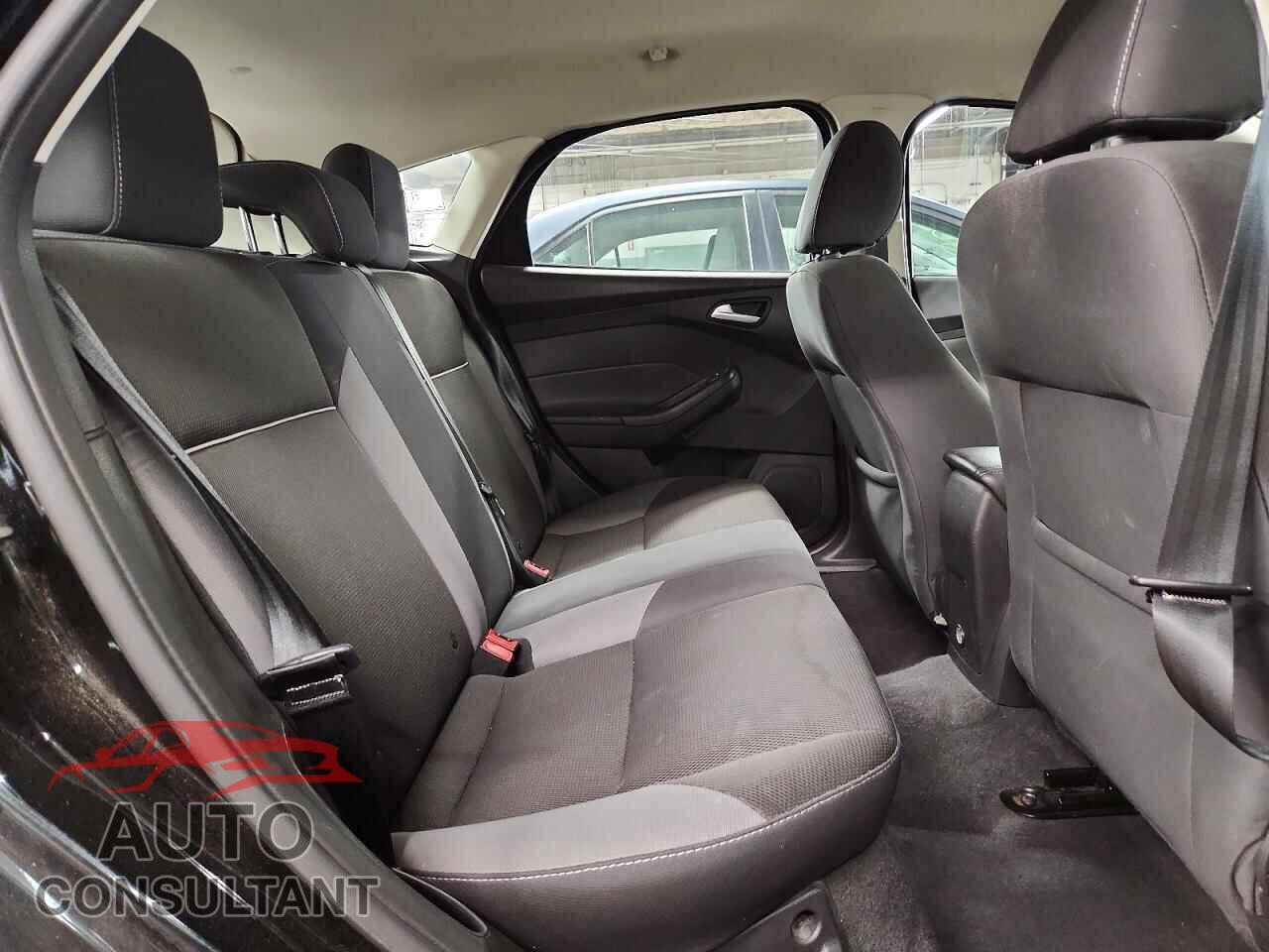 FORD FOCUS 2014 - 1FADP3K25EL360681