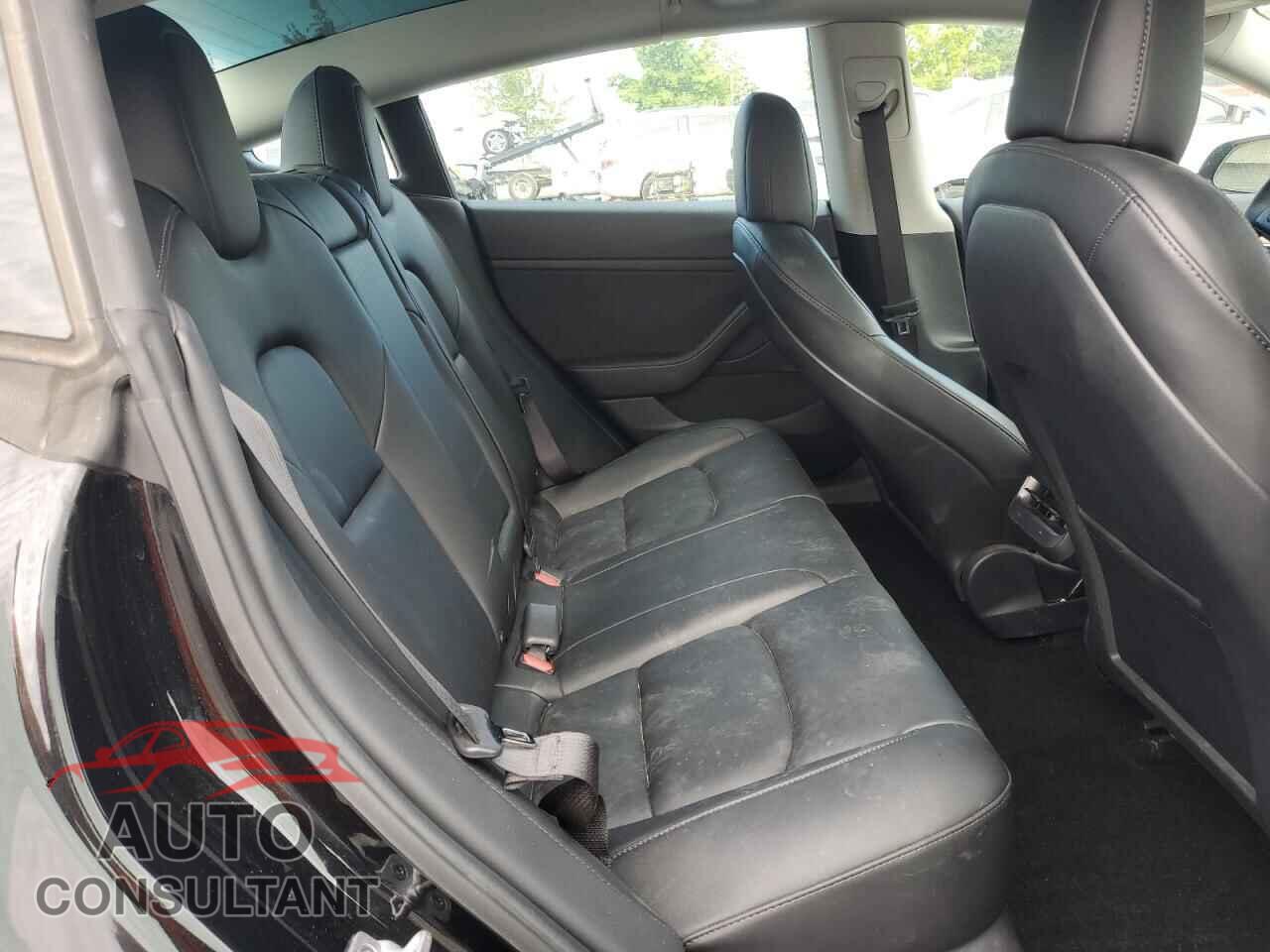 TESLA MODEL 3 2022 - 5YJ3E1EA0NF235108