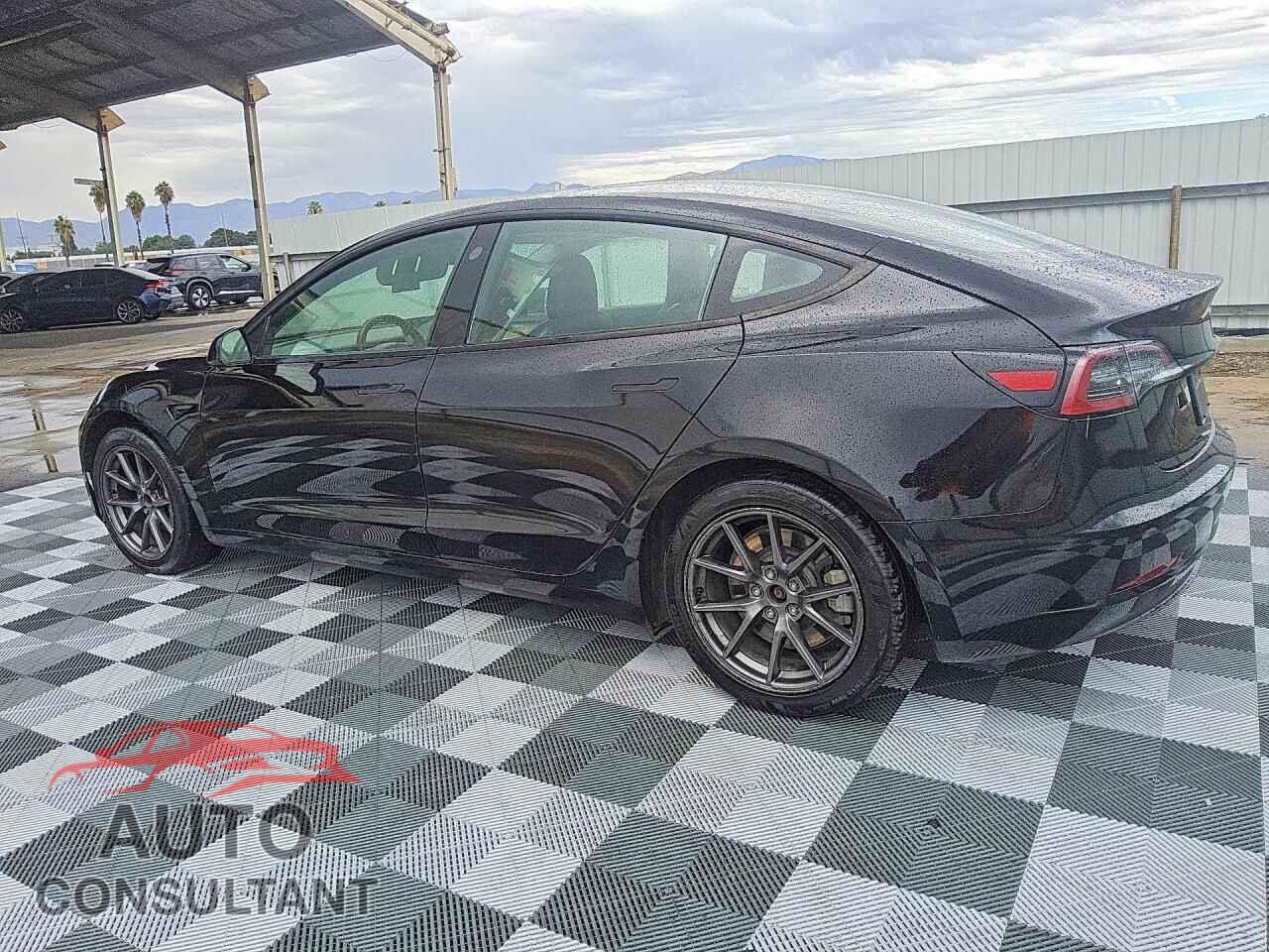 TESLA MODEL 3 2022 - 5YJ3E1EA6NF190711