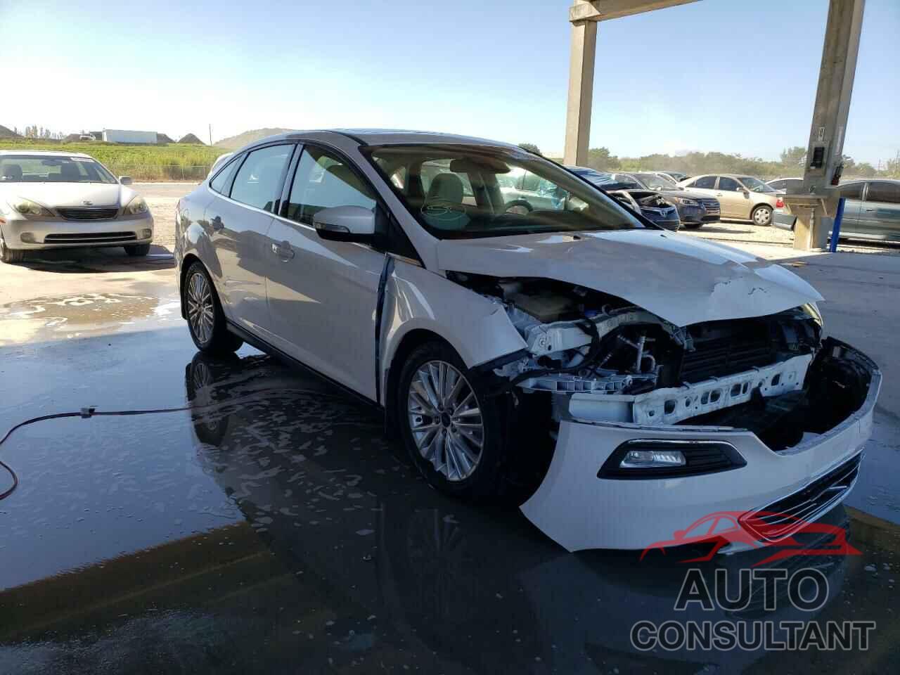 FORD FOCUS 2018 - 1FADP3J29JL201724