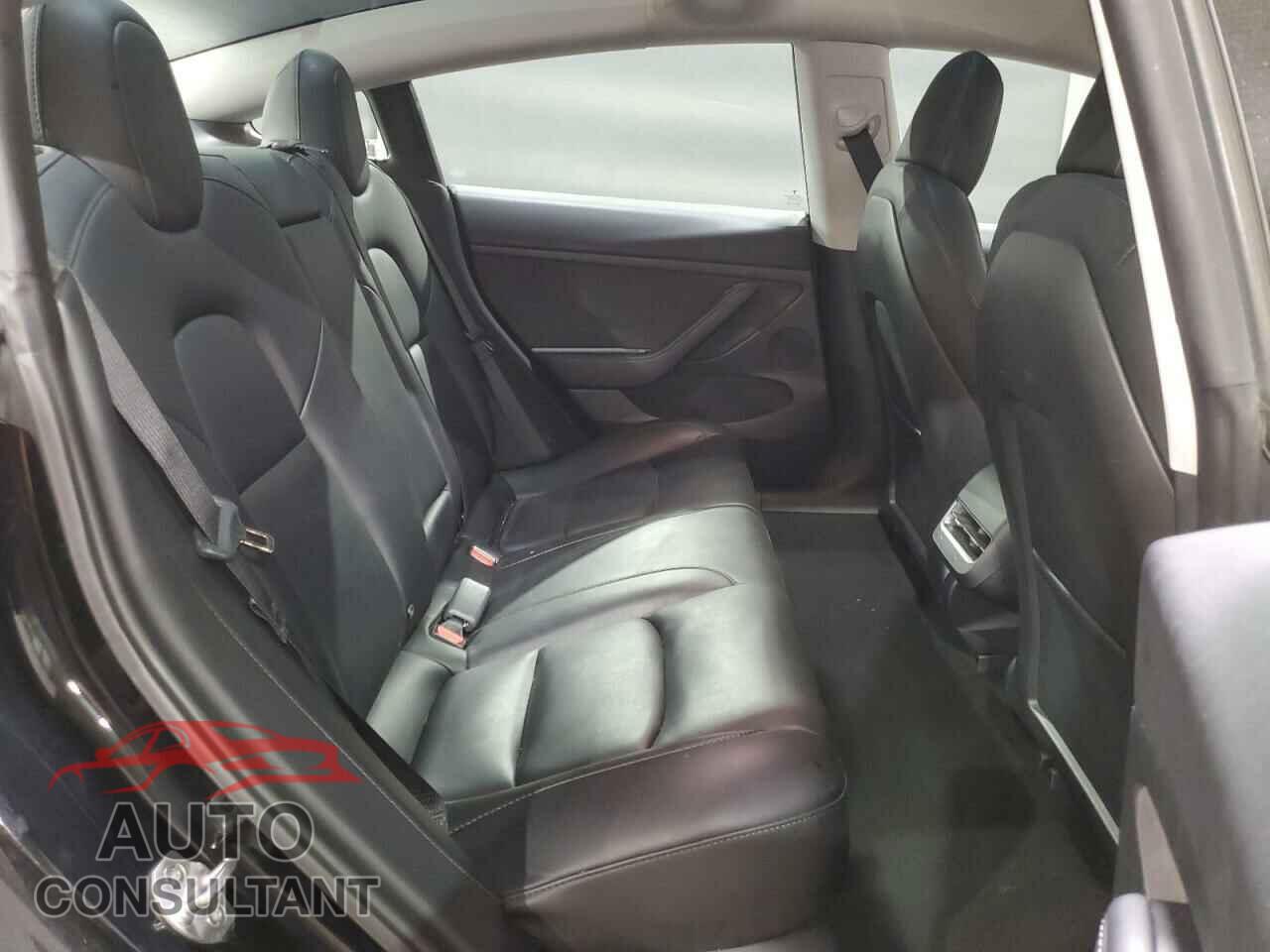 TESLA MODEL 3 2023 - 5YJ3E1EA5PF438532