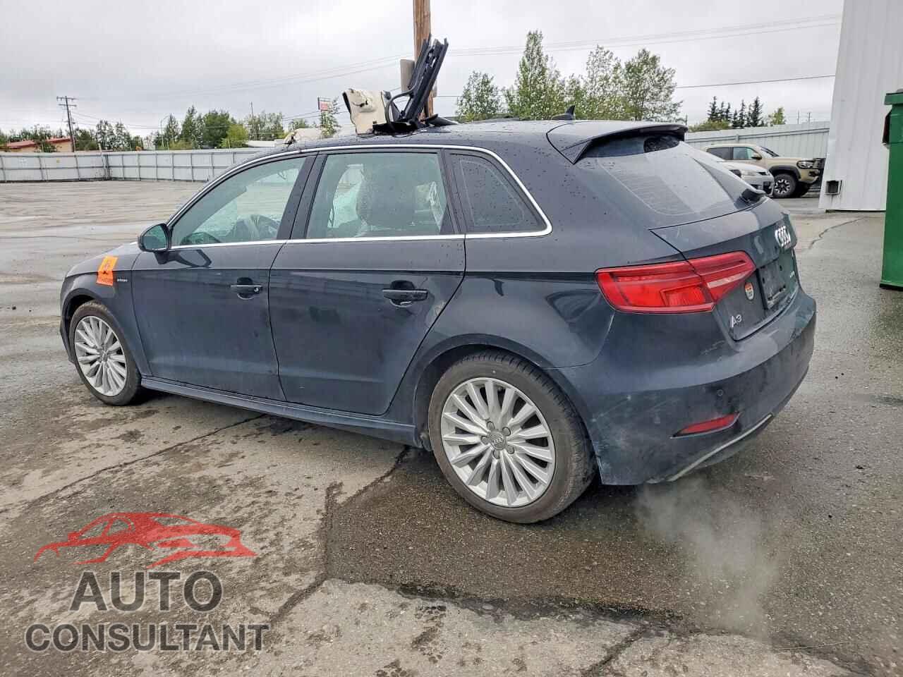 AUDI A3 2017 - WAUTPBFFXHA044073