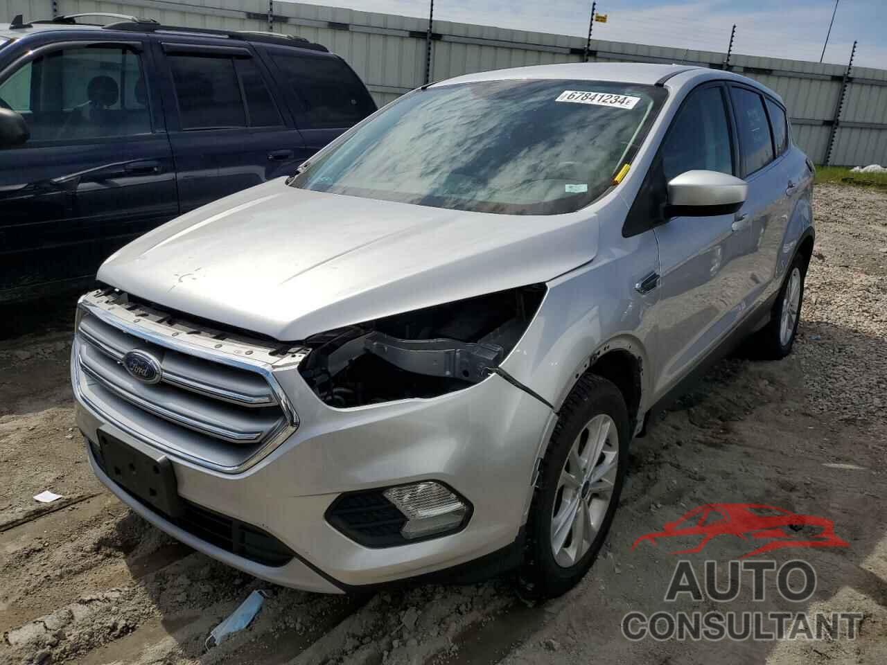 FORD ESCAPE 2017 - 1FMCU0GD6HUD76325