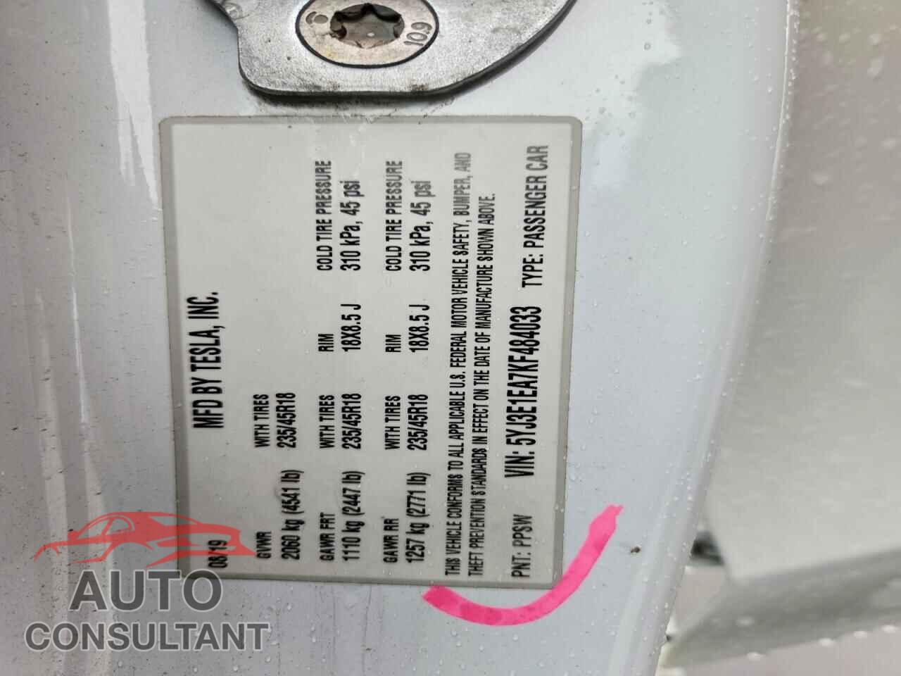 TESLA MODEL 3 2019 - 5YJ3E1EA7KF484033