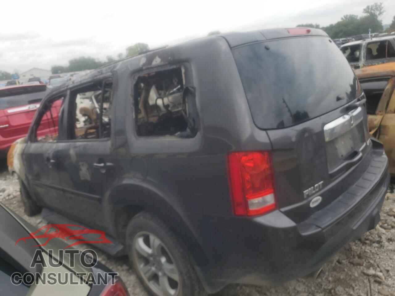 HONDA PILOT 2013 - 5FNYF4H50DB064054