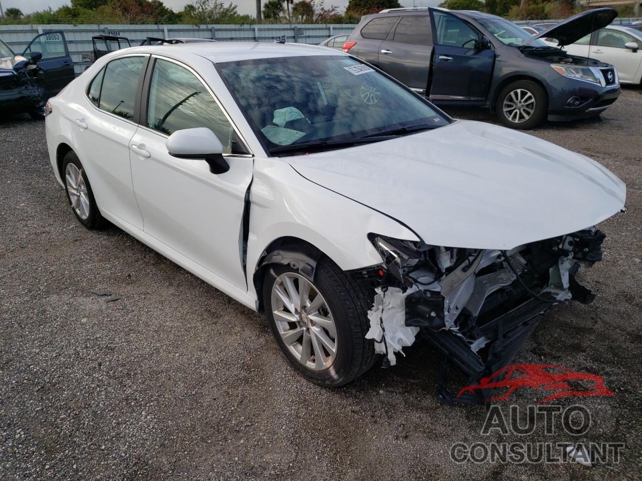 TOYOTA CAMRY 2021 - 4T1C11AK4MU441902