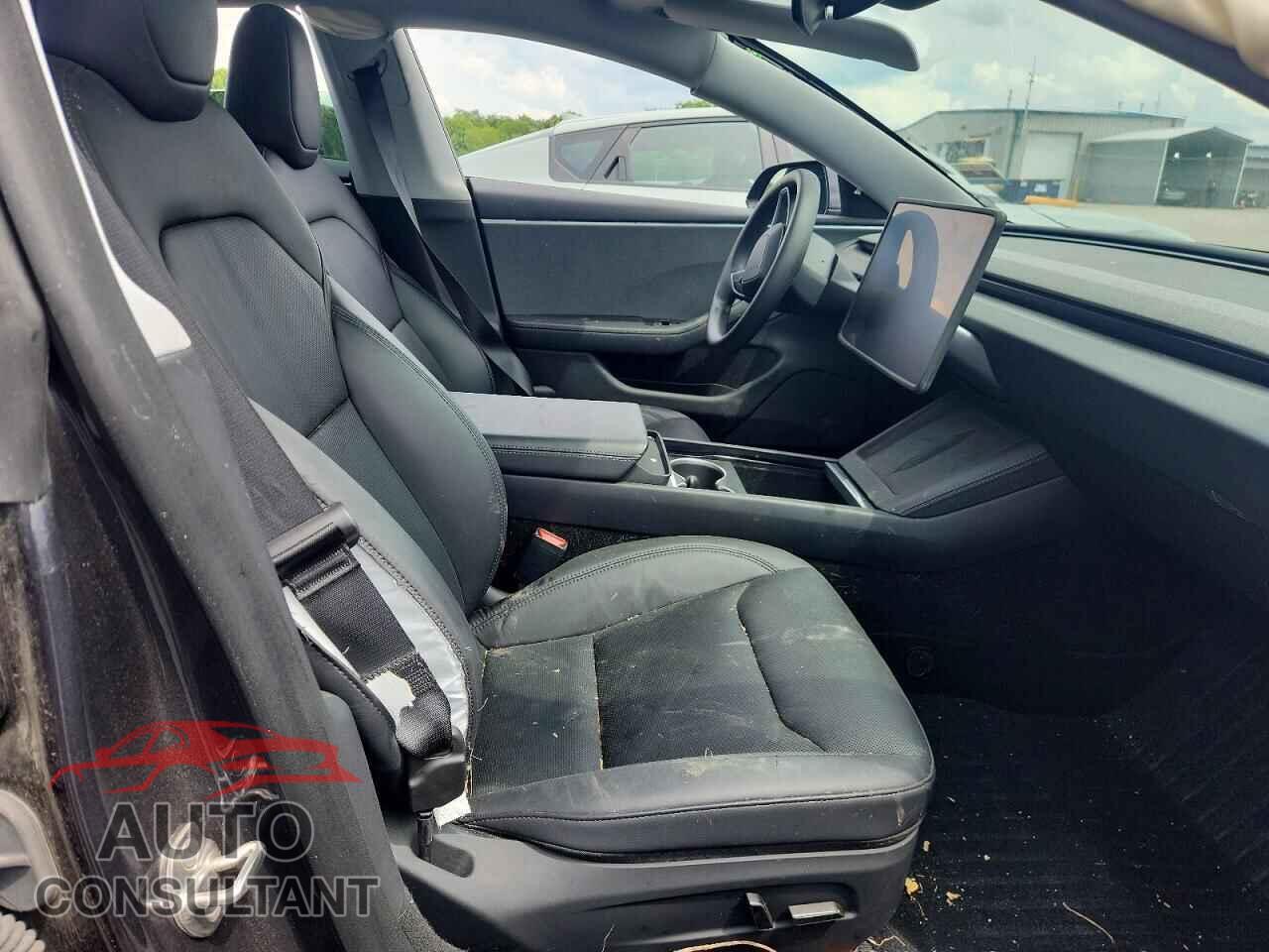TESLA MODEL 3 2024 - 5YJ3E1EA7RF727706