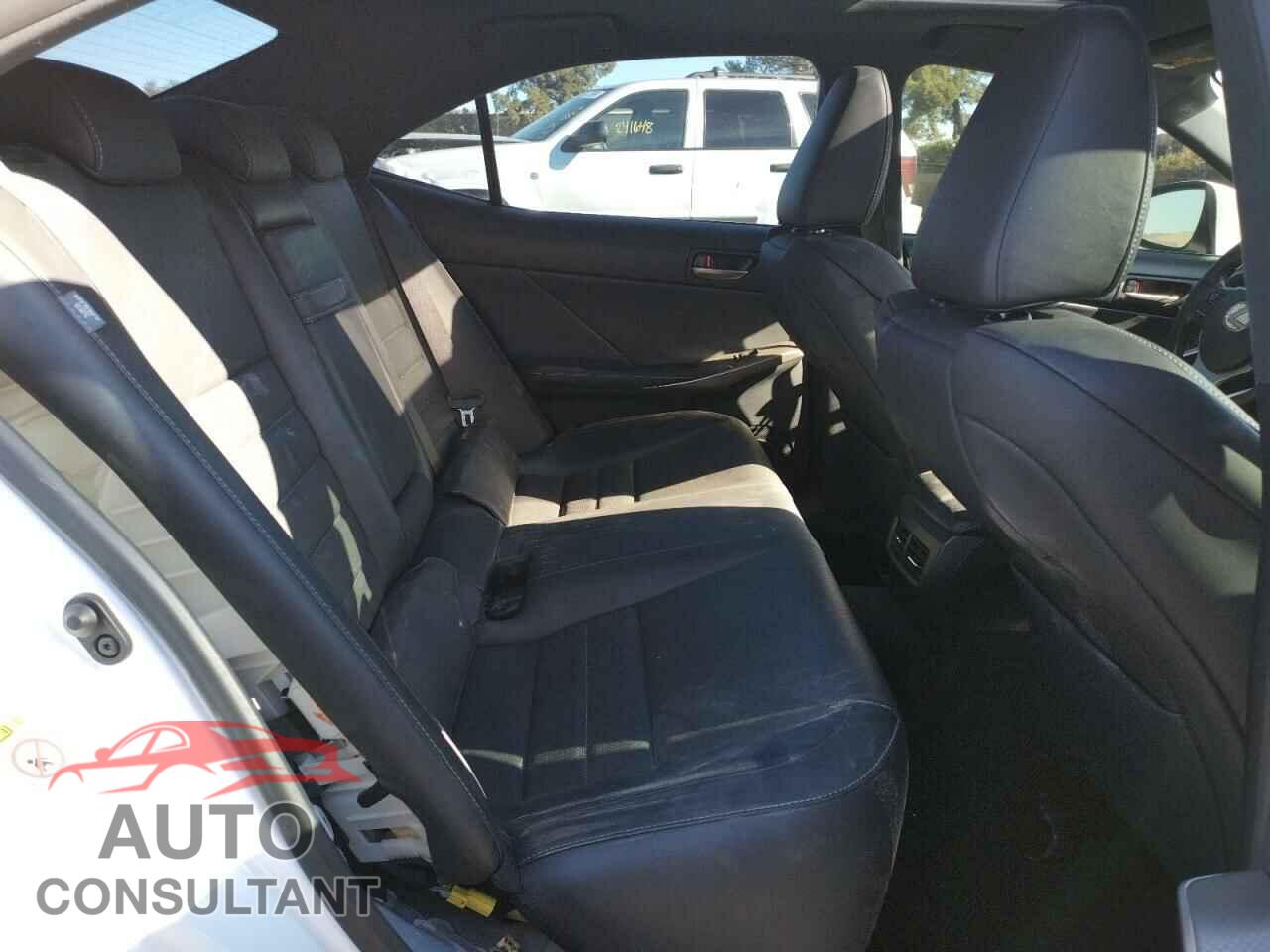 LEXUS IS 2018 - JTHBA1D2XJ5074410