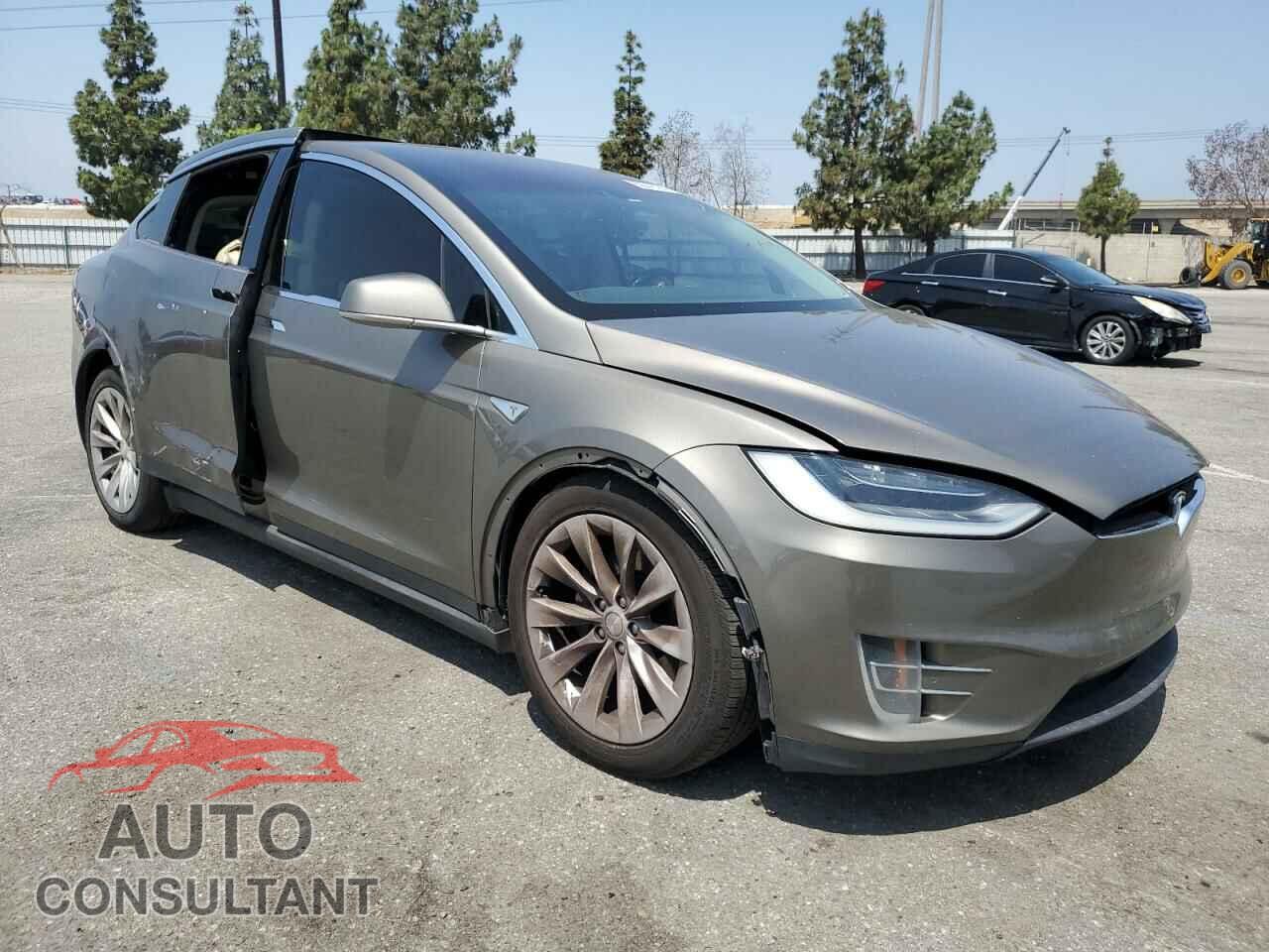 TESLA MODEL X 2016 - 5YJXCAE28GF010793