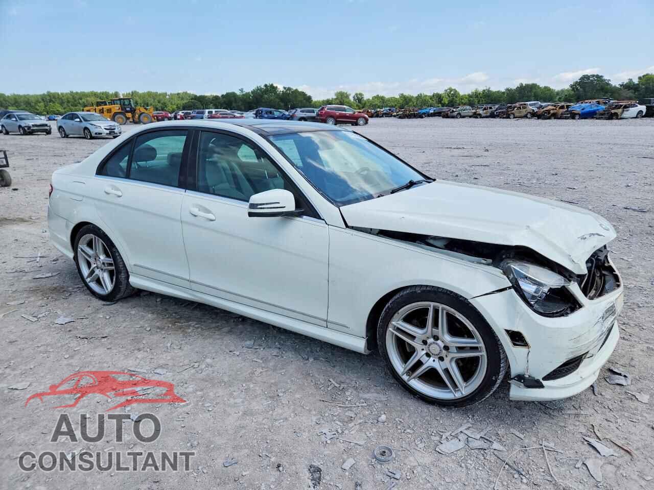 MERCEDES-BENZ C-CLASS 2011 - WDDGF8BB4BA505908