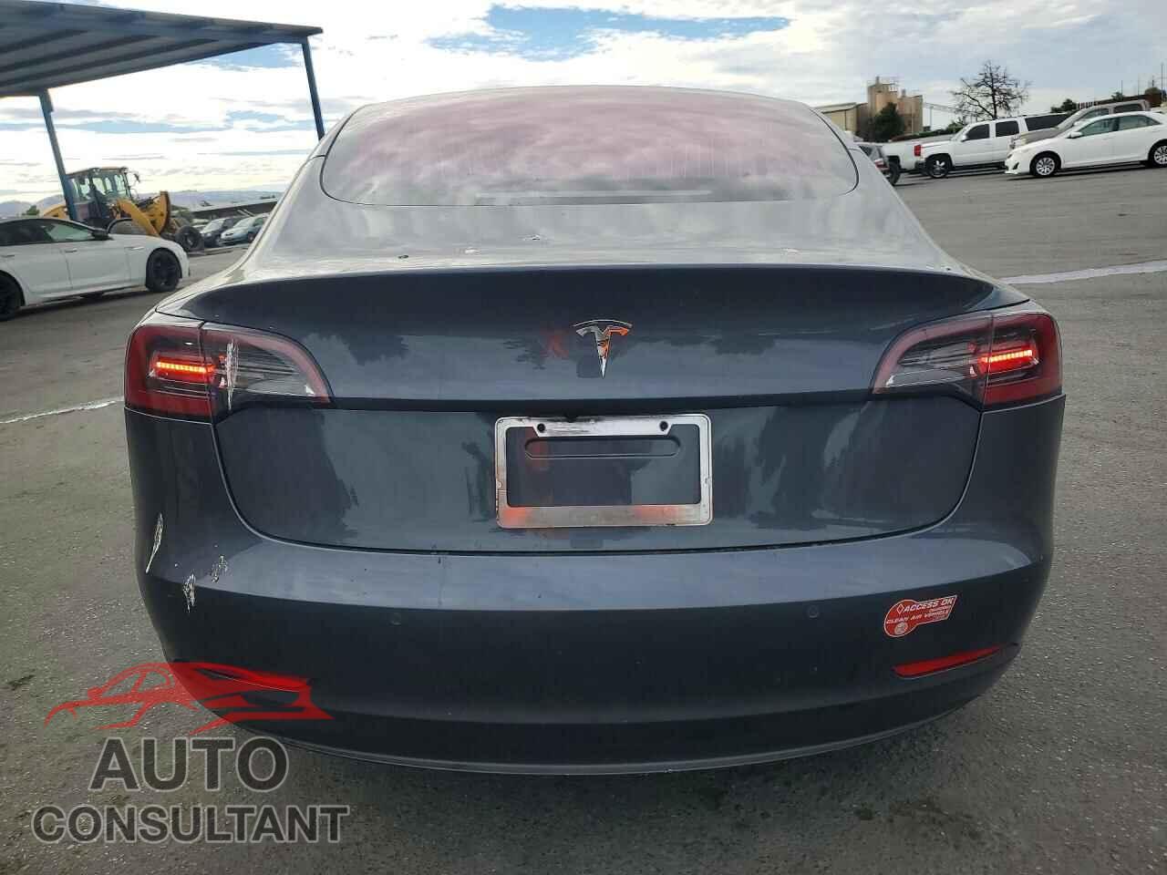 TESLA MODEL 3 2018 - 5YJ3E1EA2JF009548