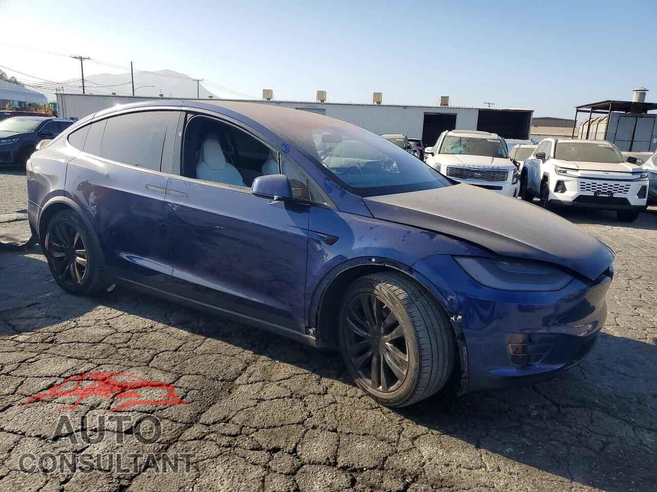 TESLA MODEL X 2017 - 5YJXCBE47HF034611